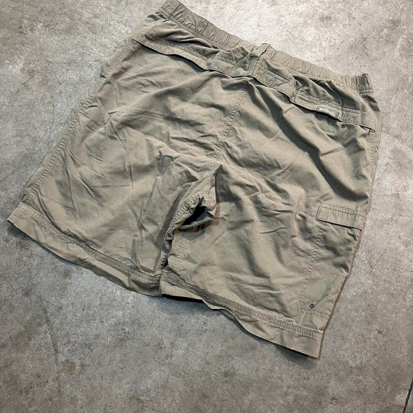Columbia Men’s Cotton Olive Green Columbia Sportswear Outdoor Shorts Size US 29 - 2 Thumbnail