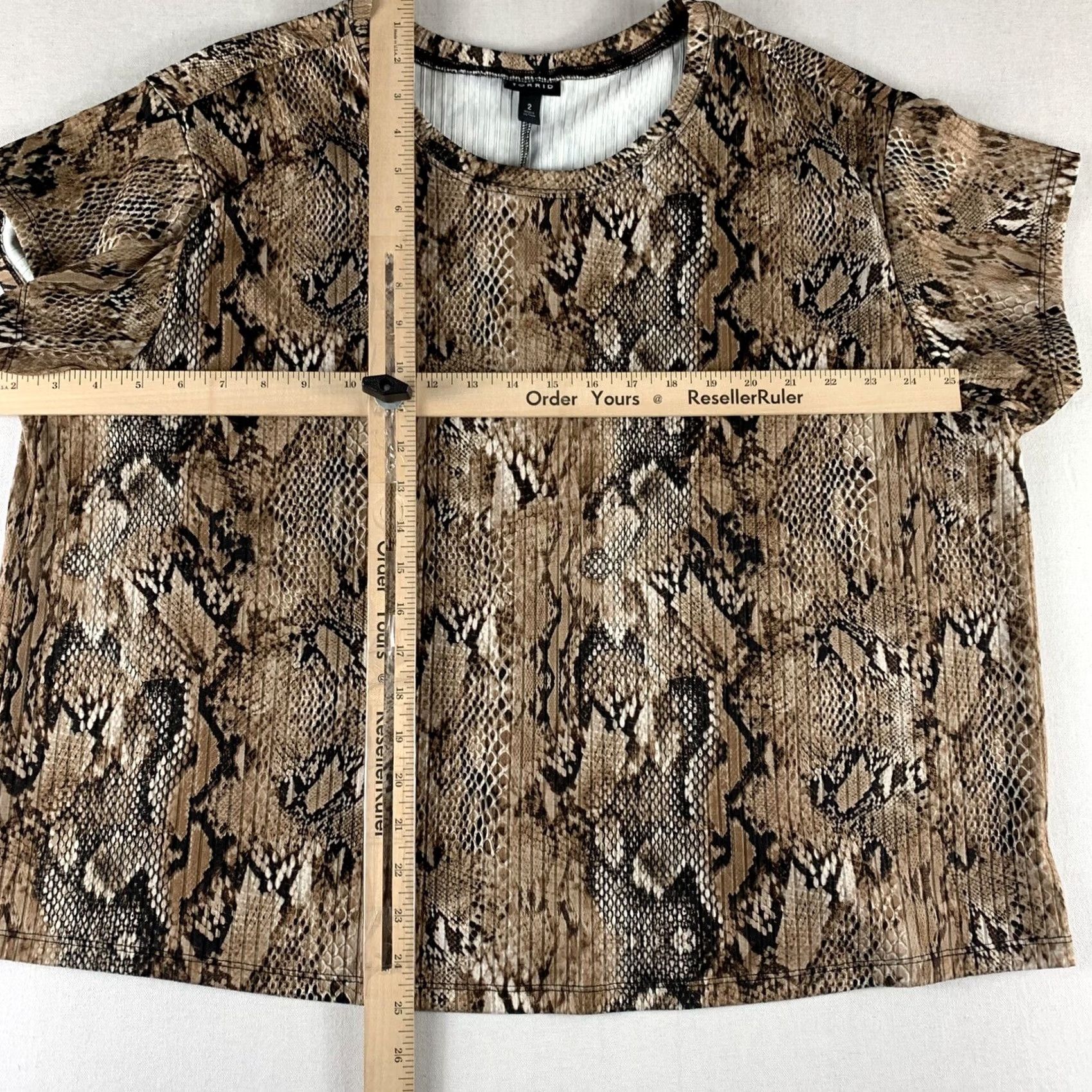 Torrid TORRID BLOUSE SNAKE PRINT BLOUSE WOMENS SIZE 2 BEIGE BLACK POLY SPANDEX Size XS / US 0-2 / IT 36-38 - 2 Thumbnail