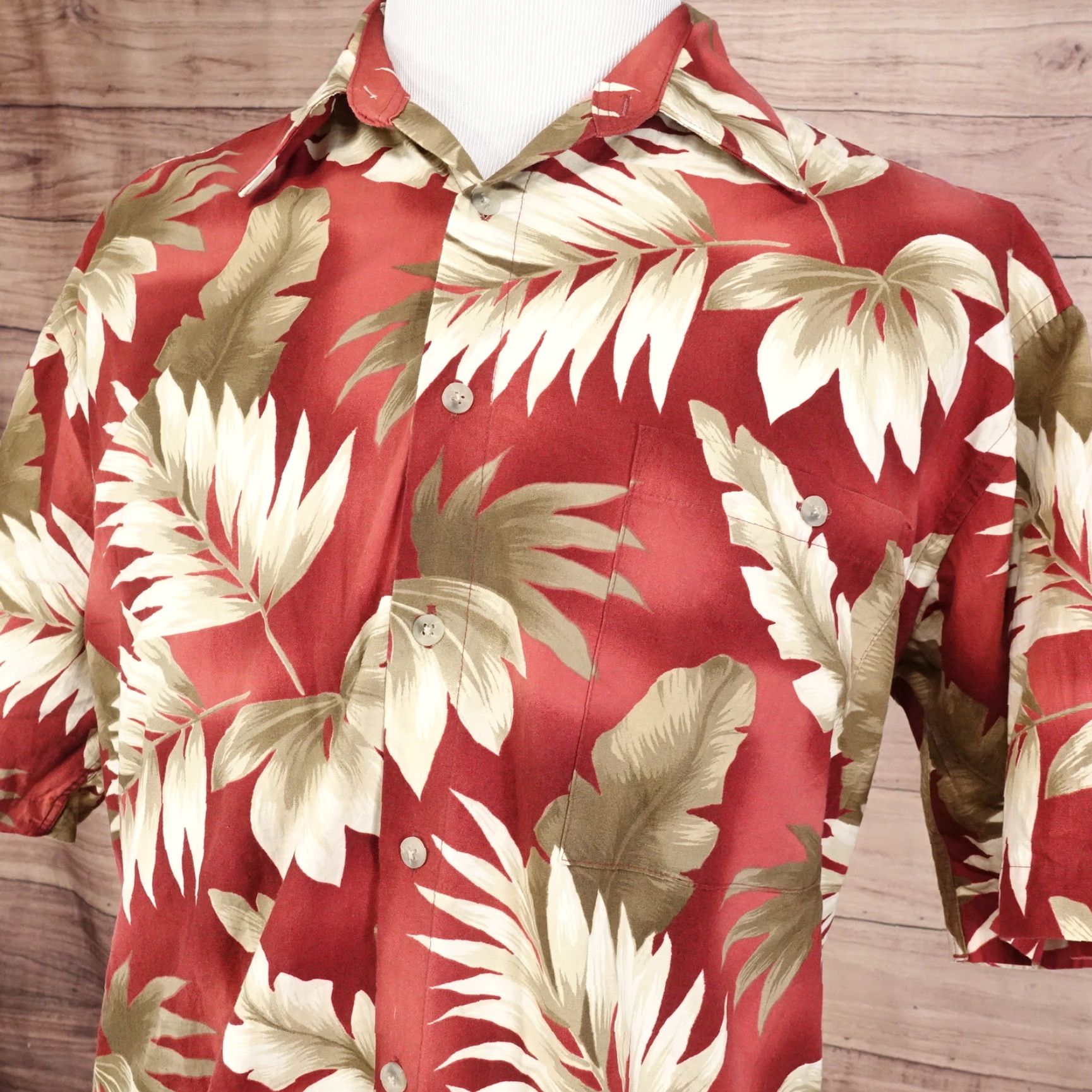 Pierre Cardin PIERRE CARDIN Short Sleeve Red Floral Cotton Button-Up Hawaiian Shirt Mens SZ L - Floral Pattern, 25" Pit to Pit, Vintage? No Size US L / EU 52-54 / 3 - 2 Thumbnail