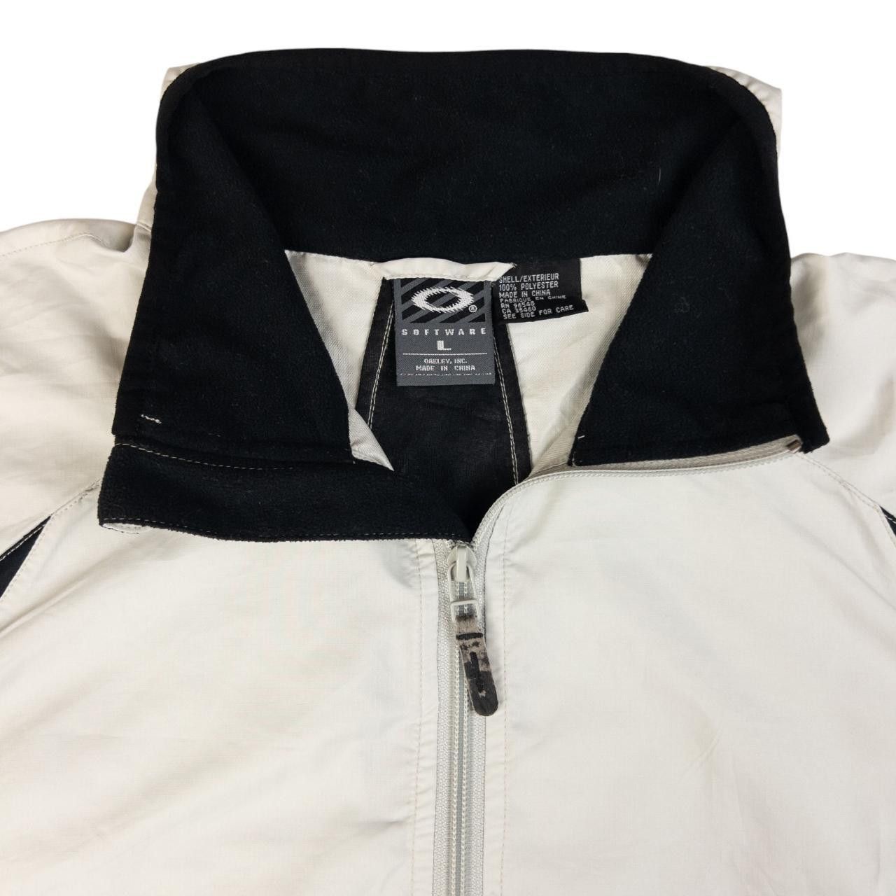 Oakley Vintage Oakley Lightweight Zip Up Jacket Size L Size US L / EU 52-54 / 3 - 4 Thumbnail