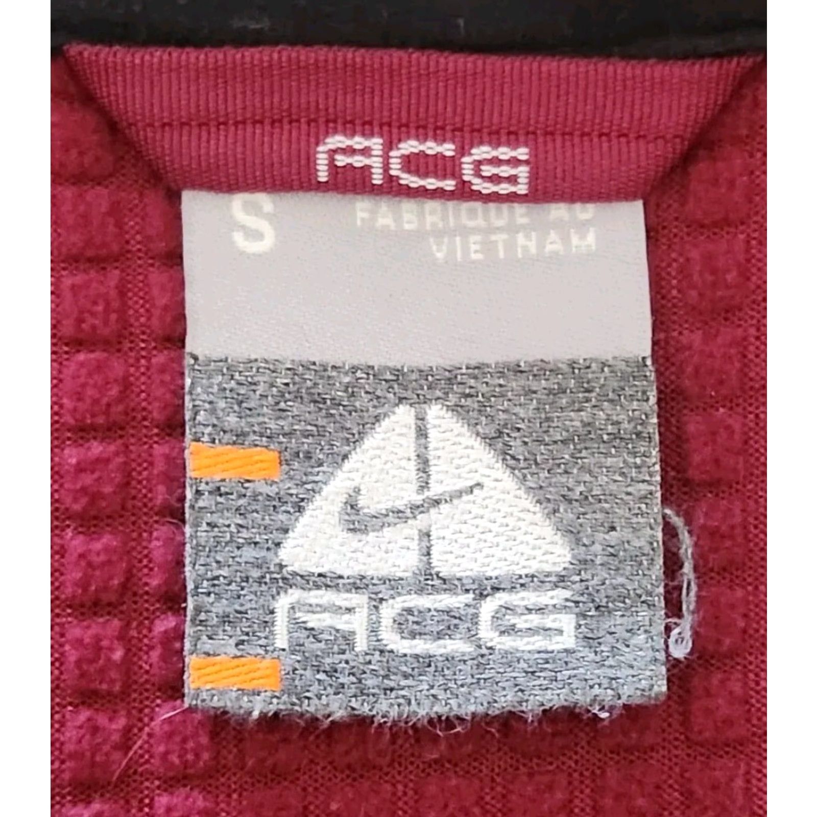 Nike ACG VINTAGE Nike ACG Fit Therma Women's BurgundY Full Zip Fleece Jacket Size Sm Red Long Sleeve Mid-Length Womens Size S / US 4 / IT 40 - 5 Thumbnail