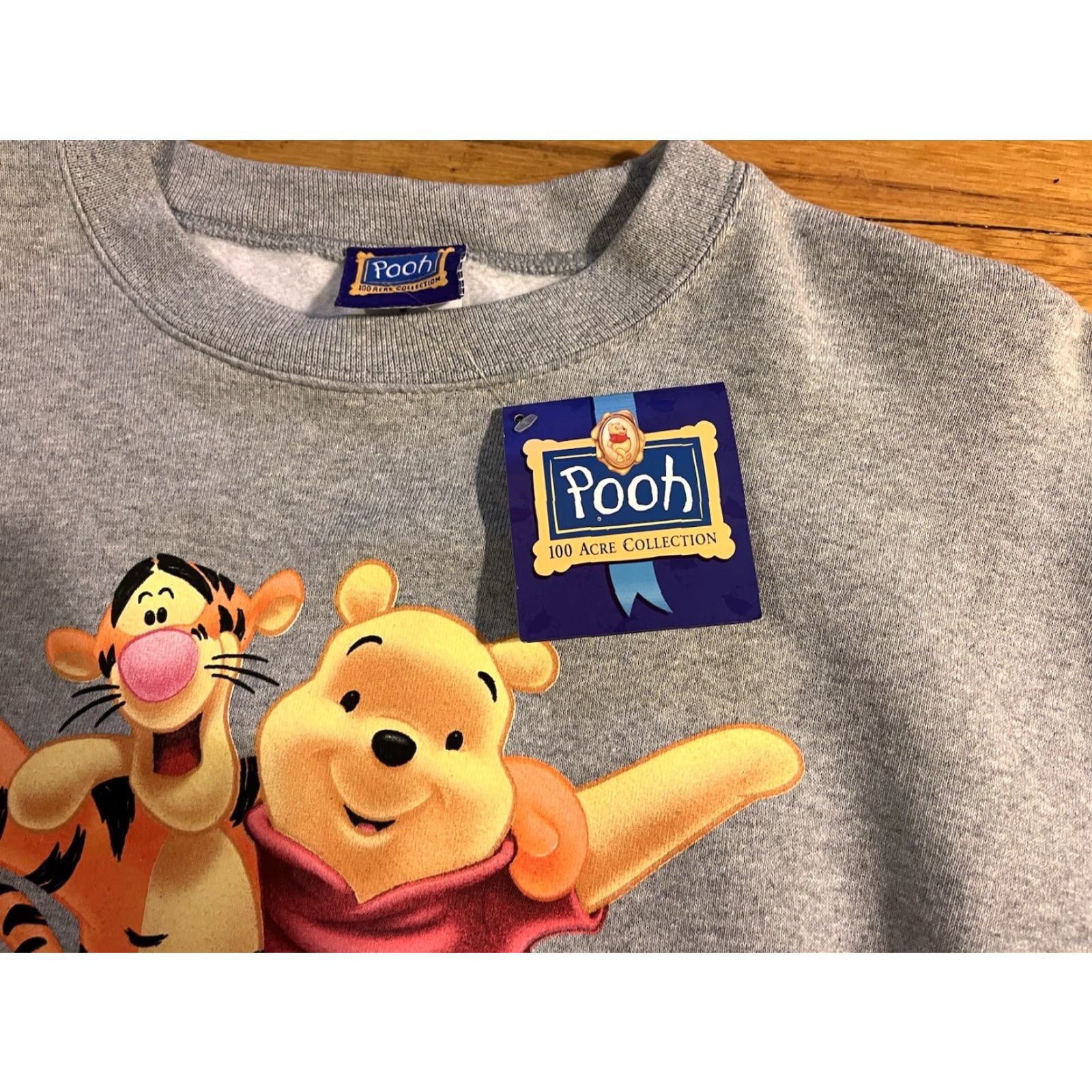 Disney VINTAGE Disney Winnie The Pooh Tigger Sweater Women’s Medium Gray Geometric Print 90s Cartoon Crew Neck Pullover Sweatshirt Size M / US 6-8 / IT 42-44 - 4 Thumbnail