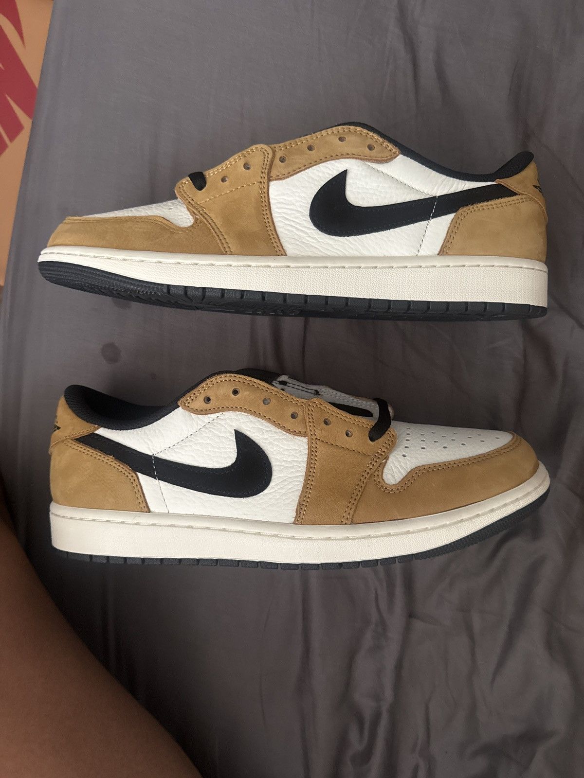 Jordan Brand Air Jordan 1 Low Rookie of the Year DS size 12 Size US 12 / EU 45 - 4 Thumbnail