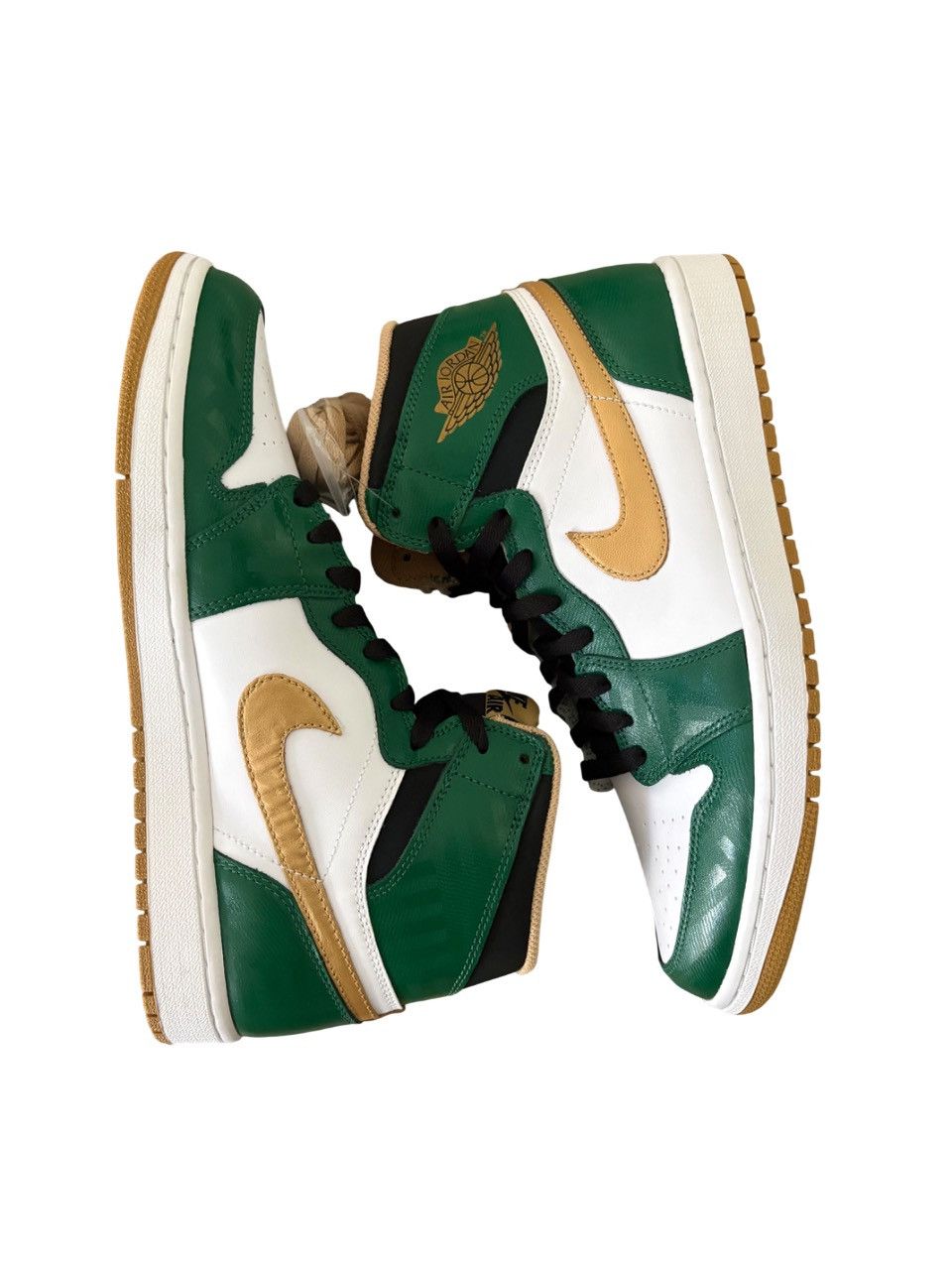 Jordan Brand Jordan 1 OG Celtics Size US 10.5 / EU 43-44 - 5 Thumbnail