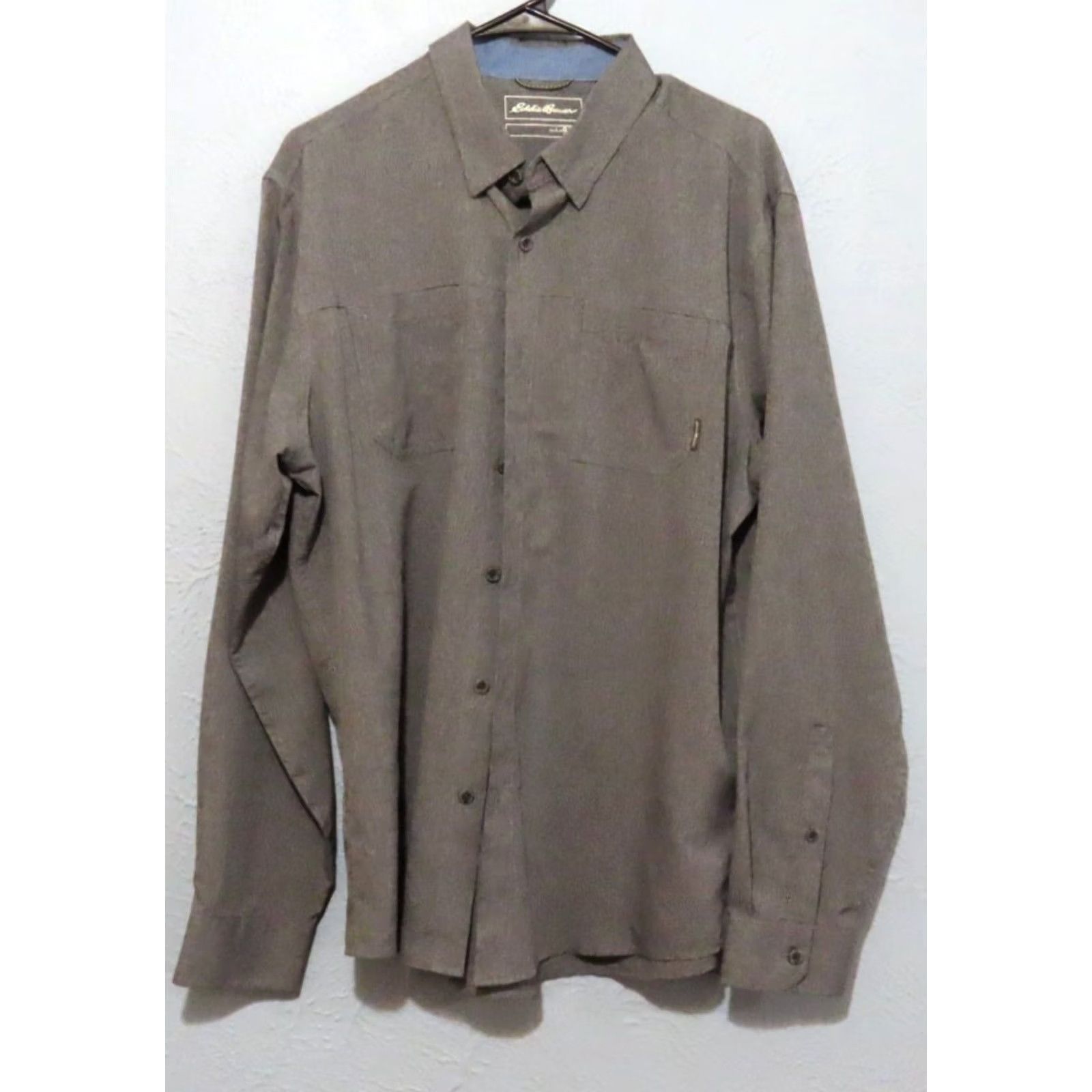Eddie Bauer Eddie Bauer Long Sleeve Button-Up Shirt Mens L Gray Classic Outdoor Breathable Pockets Lightweight Microfiber Regular Fit Black? Size US L / EU 52-54 / 3 - 3 Thumbnail