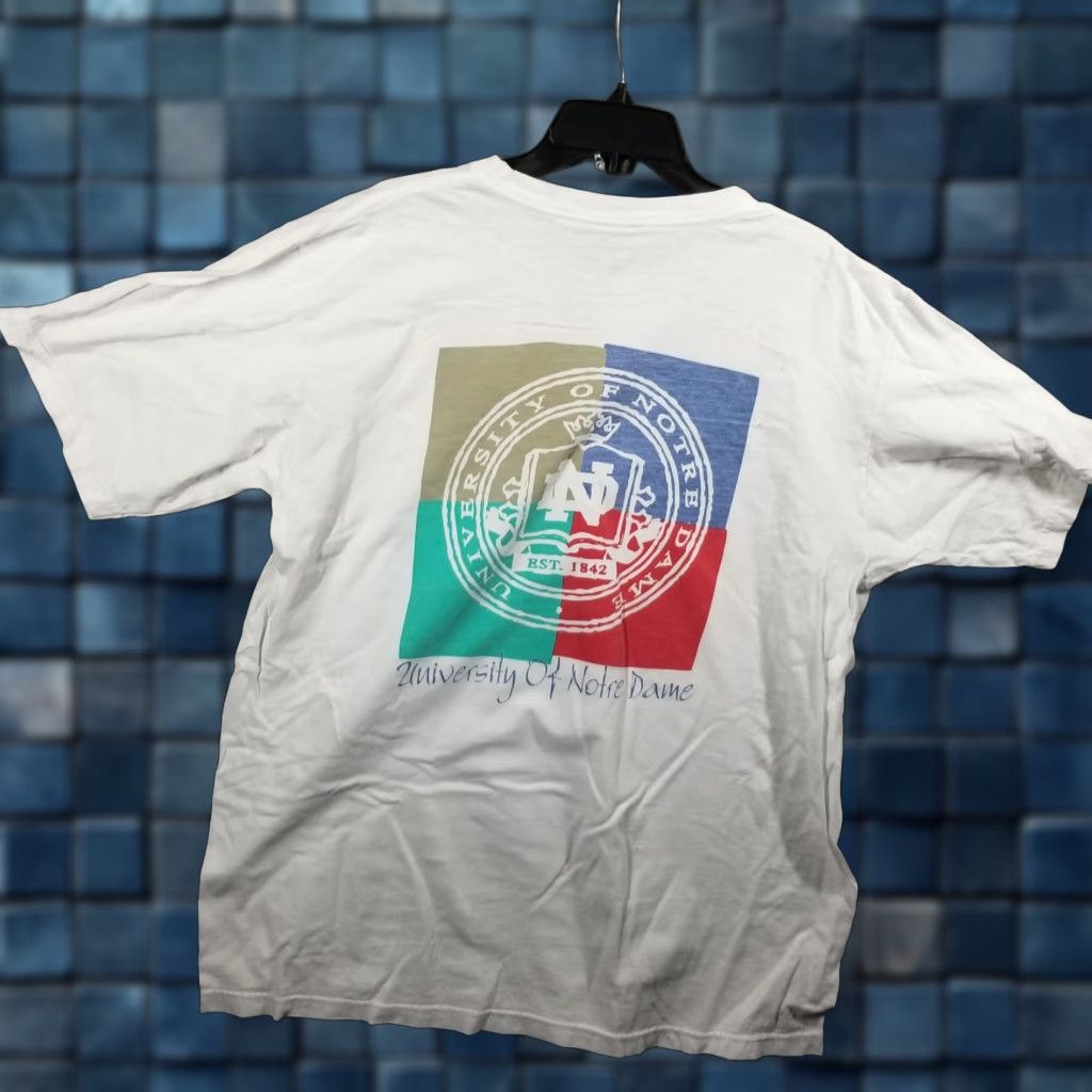 Jansport VINTAGE Notre Dame College Shirt Men XL White 90s Graphic Tee College Seal Mens Size US XL / EU 56 / 4 - 1 Thumbnail
