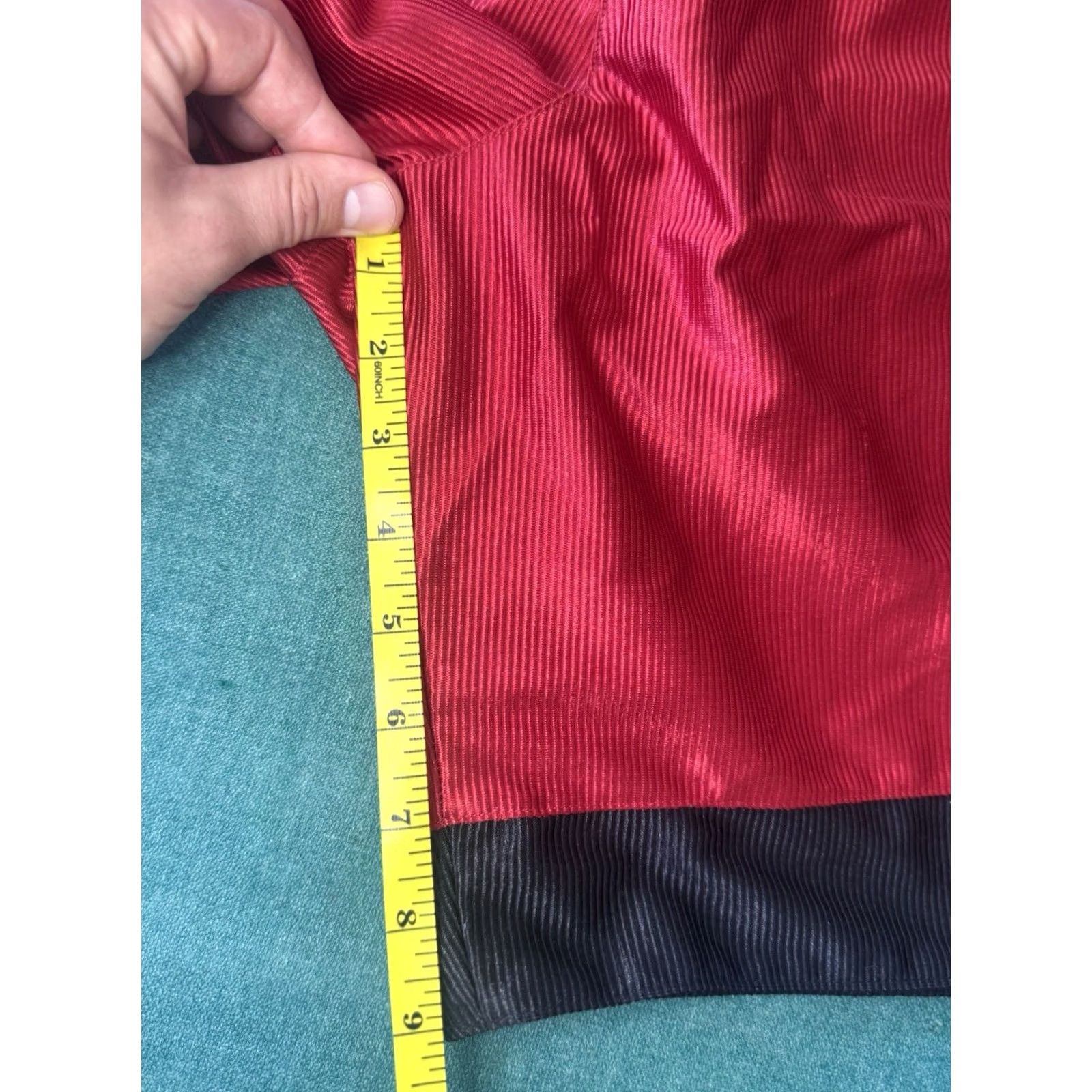 Nike VINTAGE Nike Shimmer Y2K Red Long Basketball Shorts Elastic Tie Waist Men's L 9” Inseam Size US 33 - 7 Thumbnail