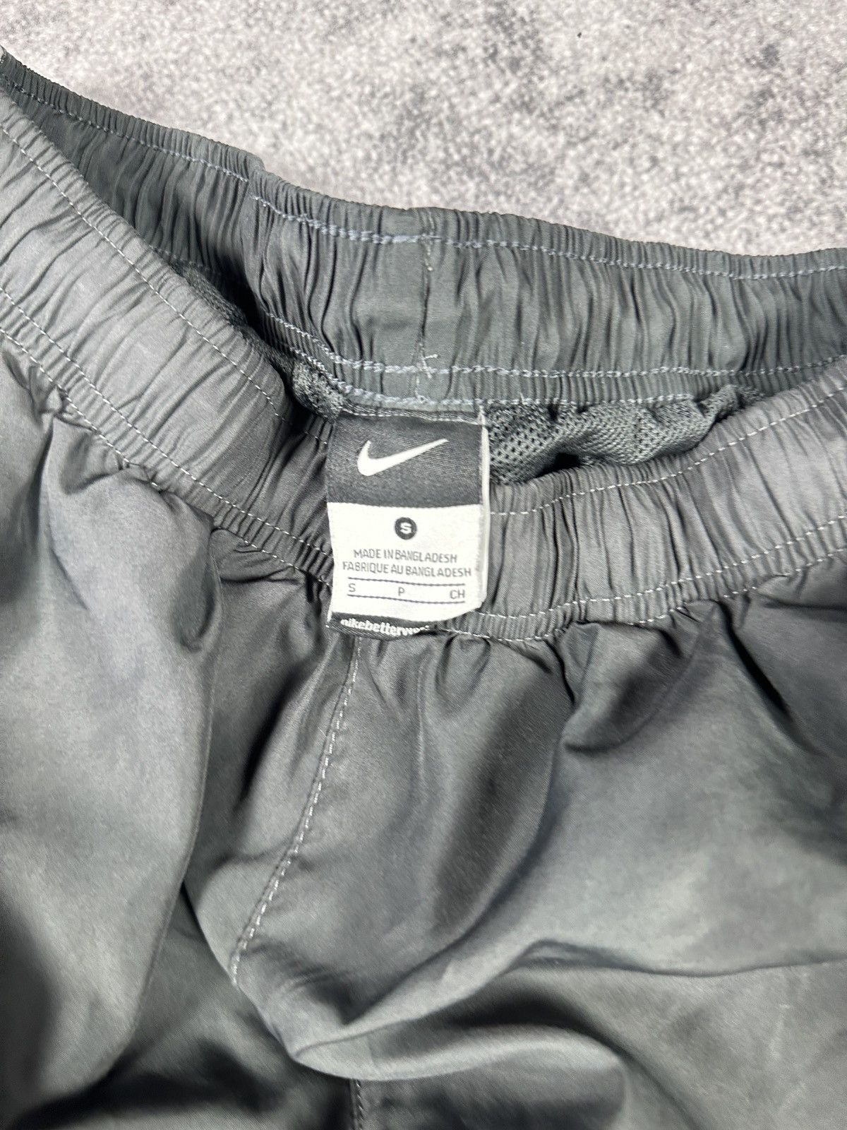 Nike Vintage Nike Pants Rare Joggers Gorpcore Streetwear Y2K USA Size US 30 / EU 46 - 5 Thumbnail