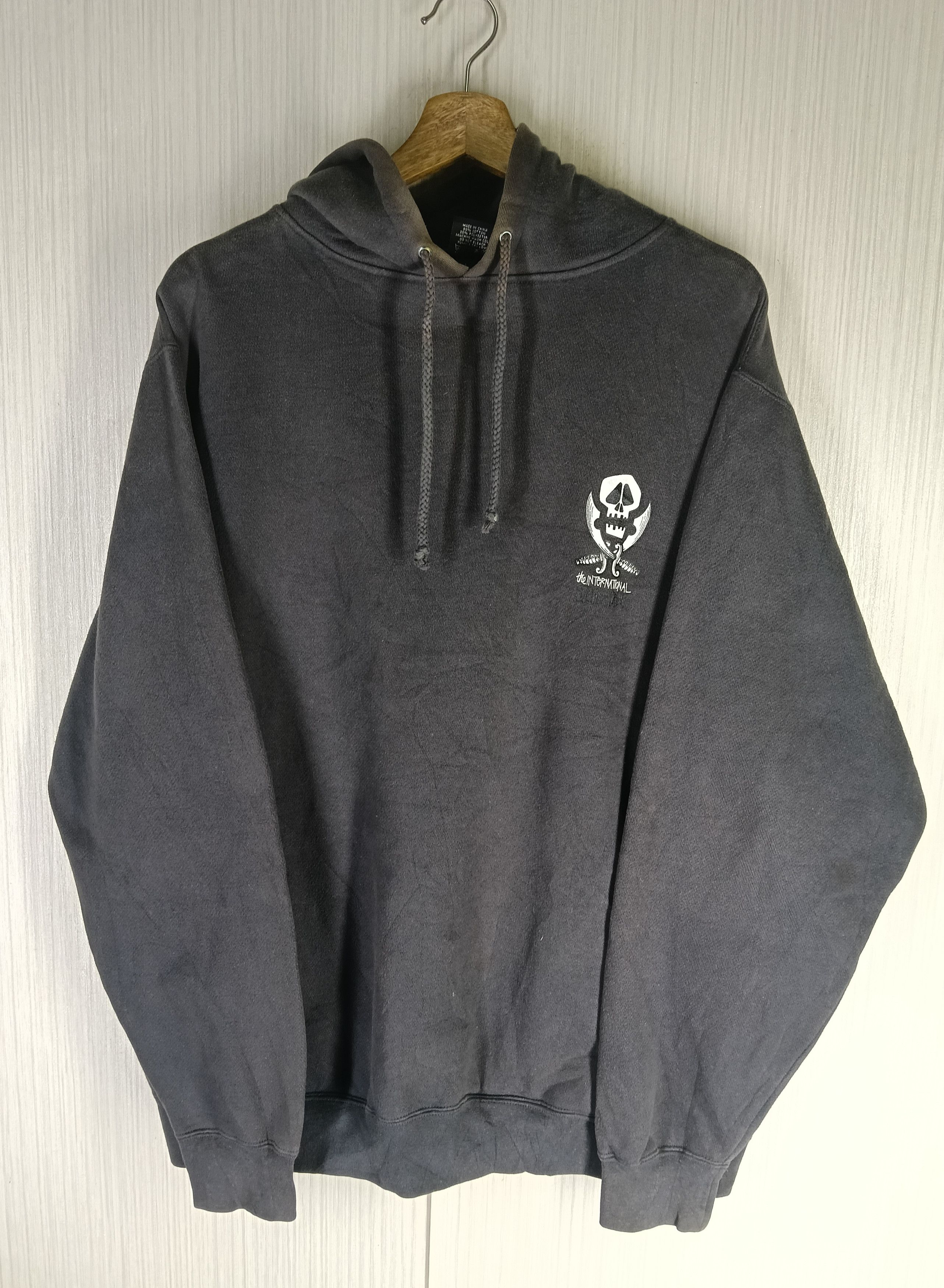 Stussy Rare Vintage 90s Stussy Tribal International Skulls Hoodie Size US L / EU 52-54 / 3 - 7 Thumbnail