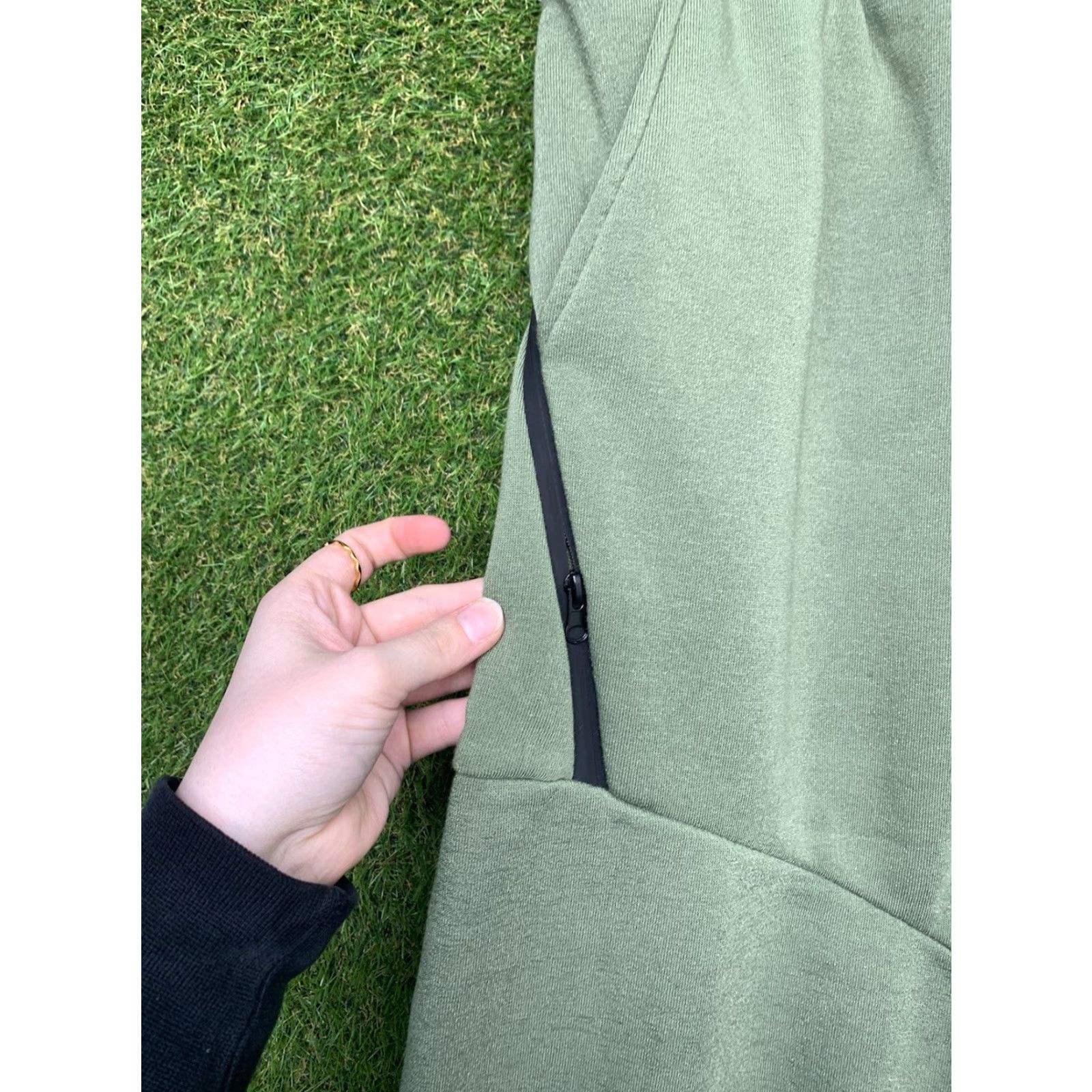 Vintage Ultra Performance Sweatpants Mens Large Fleece Joggers Green Y2K Tech Drawstring Sports Pants Regular Size L Men Quartered? Size US 33 - 6 Thumbnail