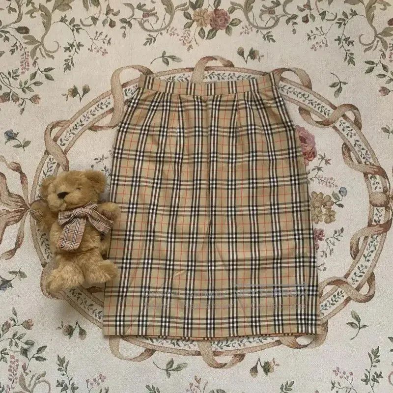 Burberry Burberry Women's Khaki Cotton Midi Skirt. Size 23" - 7 Thumbnail