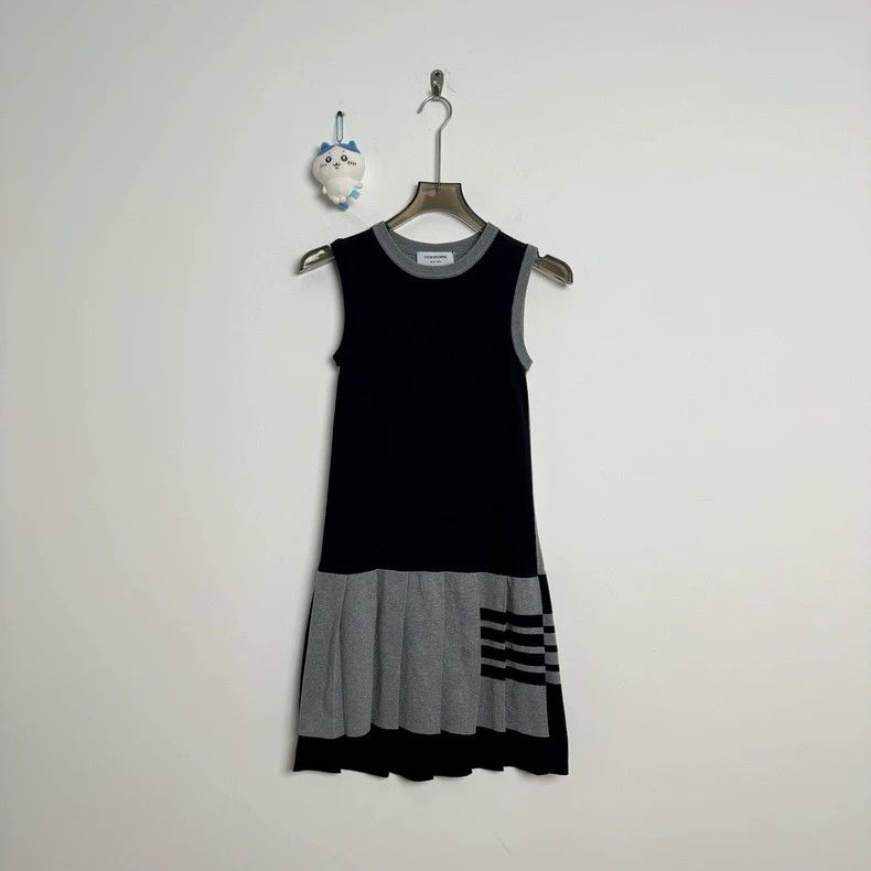 Thom Browne Thom Browne Gray and blue stitching four-striped sleeveles Size XXS / US 00 / IT 34 - 1 Thumbnail
