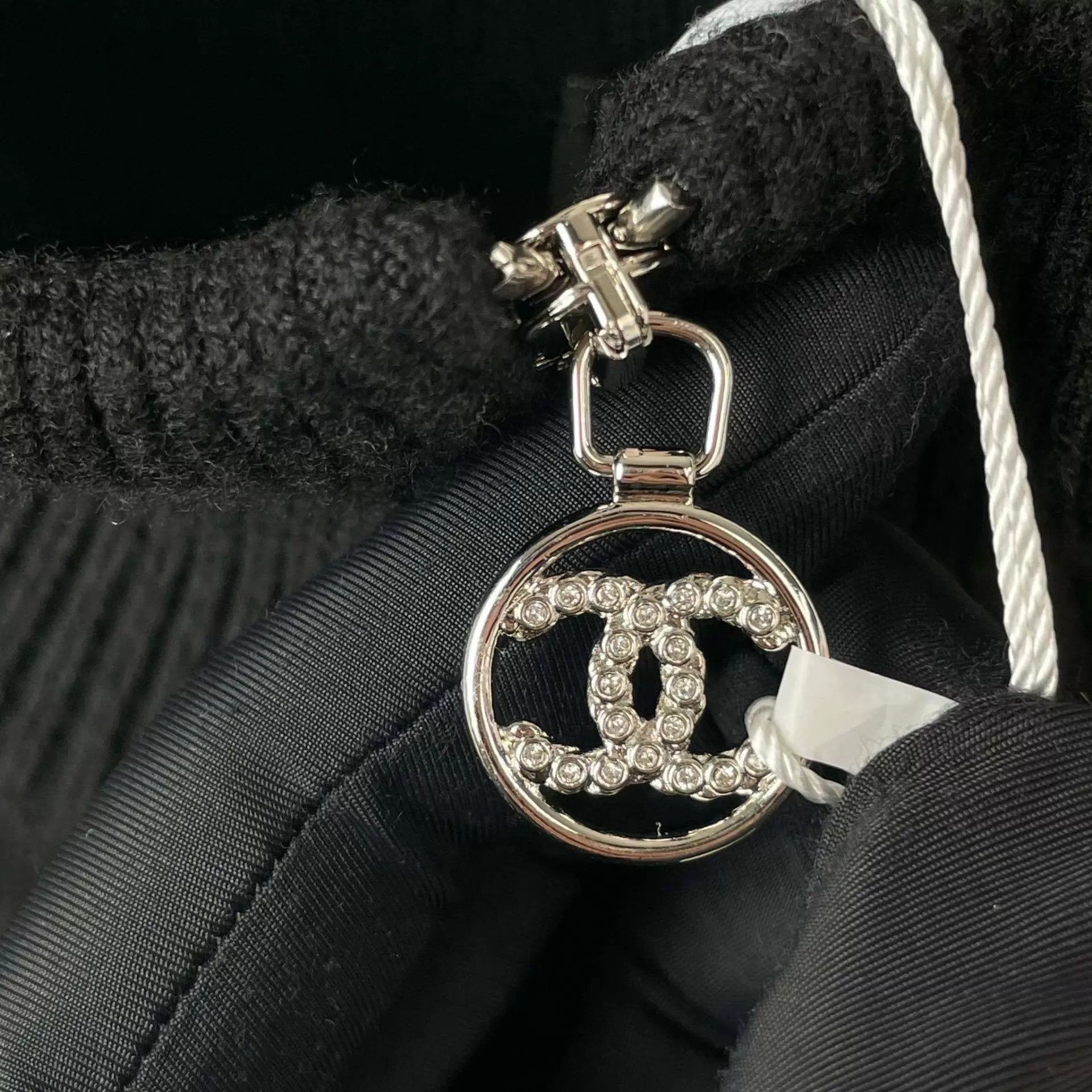 Chanel Chanel Black Sequin Logo Turtleneck Sweater 40 Size US XXS / EU 40 - 7 Thumbnail