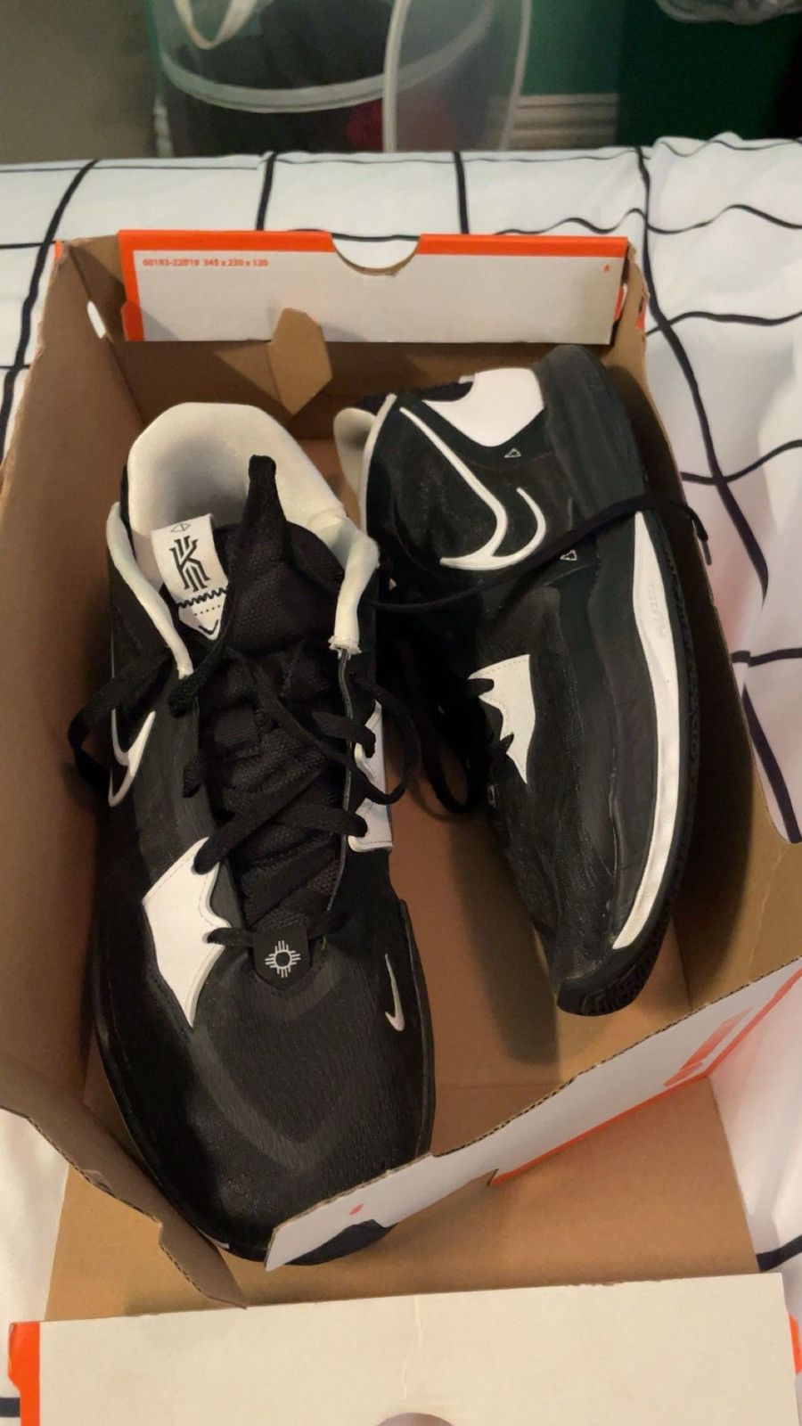 Nike nike kyrie 5 low black tb Size US 13 / EU 46 - 5 Thumbnail