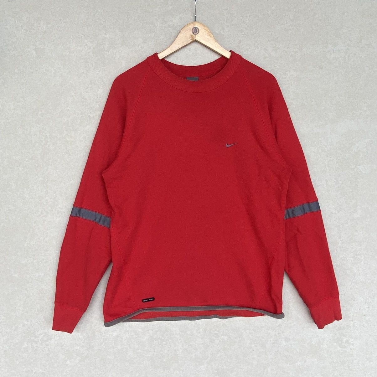 Other Vintage Nike Small Embroidered Crewneck Sweatshirt Red Size US XL / EU 56 / 4 - 1 Thumbnail