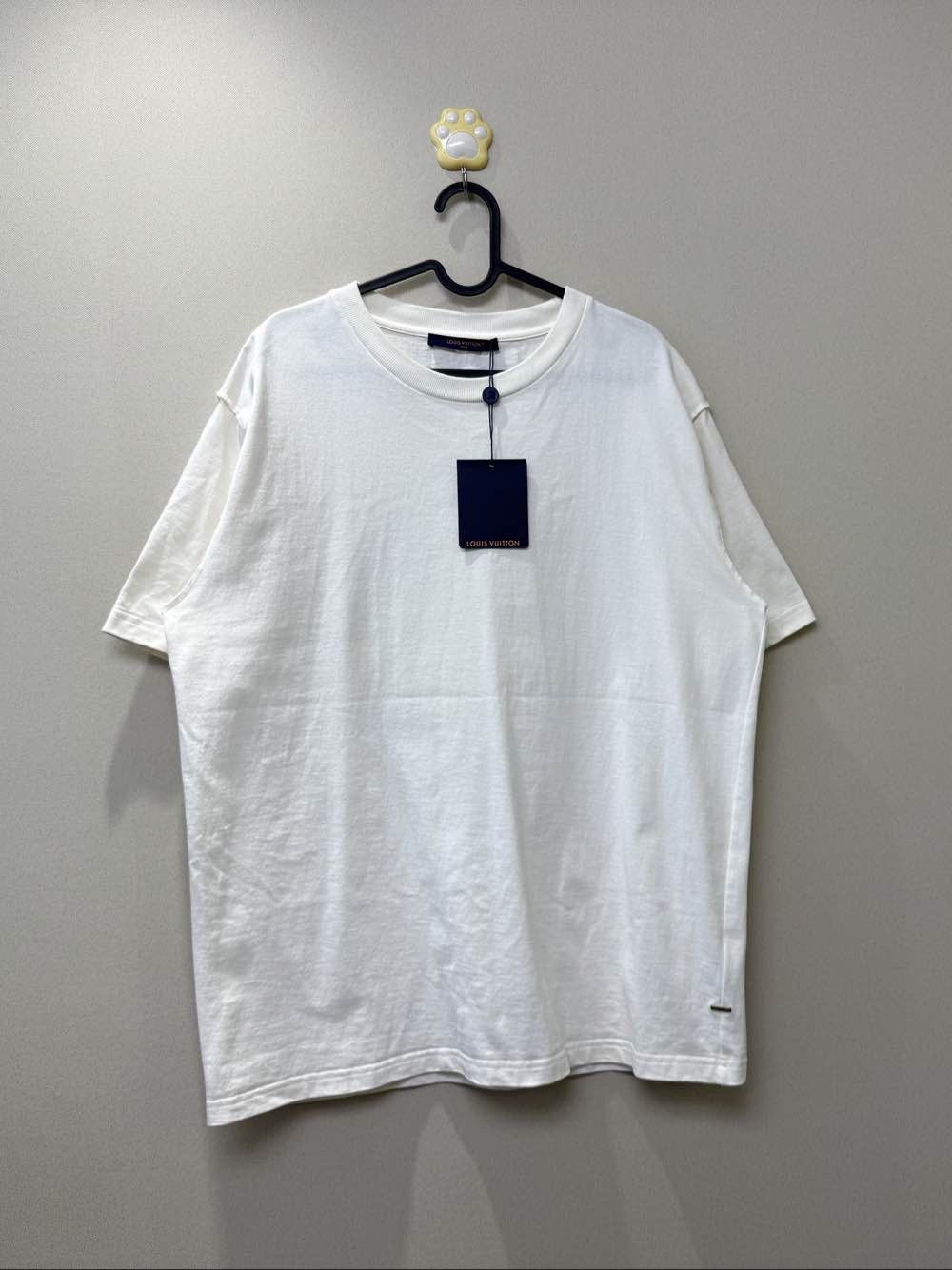 Louis Vuitton Louis Vuitton Staple Edition T-Shirt White Size XL Size US XL / EU 56 / 4 - 1 Thumbnail
