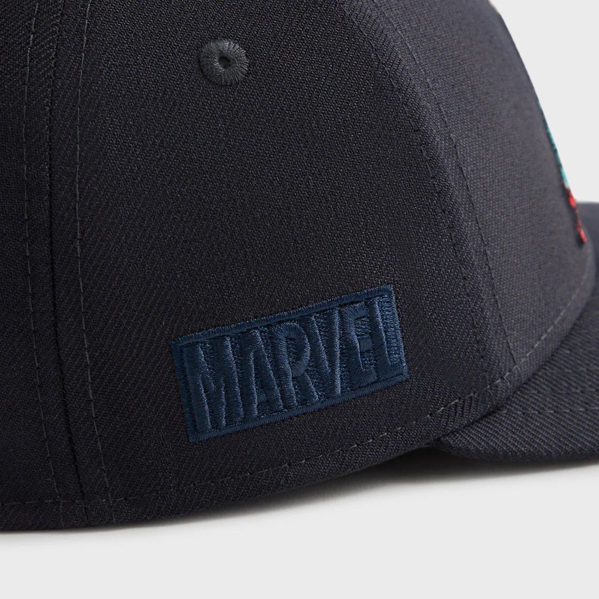 Kith × Marvel Comics [Size 8] Marvel Kith New Era Captain America Fitted Hit Size ONE SIZE - 7 Thumbnail