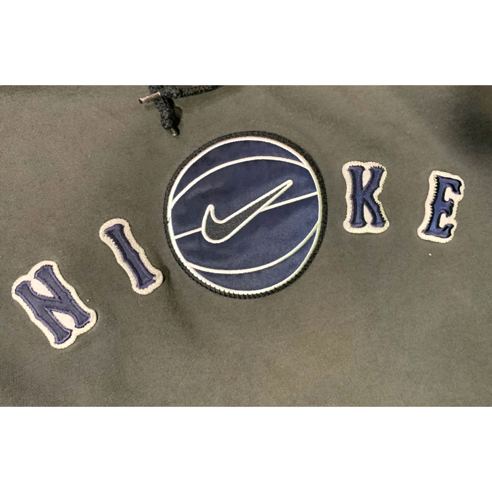 Nike VINTAGE 90s Nike Basketball White Embroidered Middle Swoosh Men's Pullover Hoodie Large Size US L / EU 52-54 / 3 - 4 Thumbnail