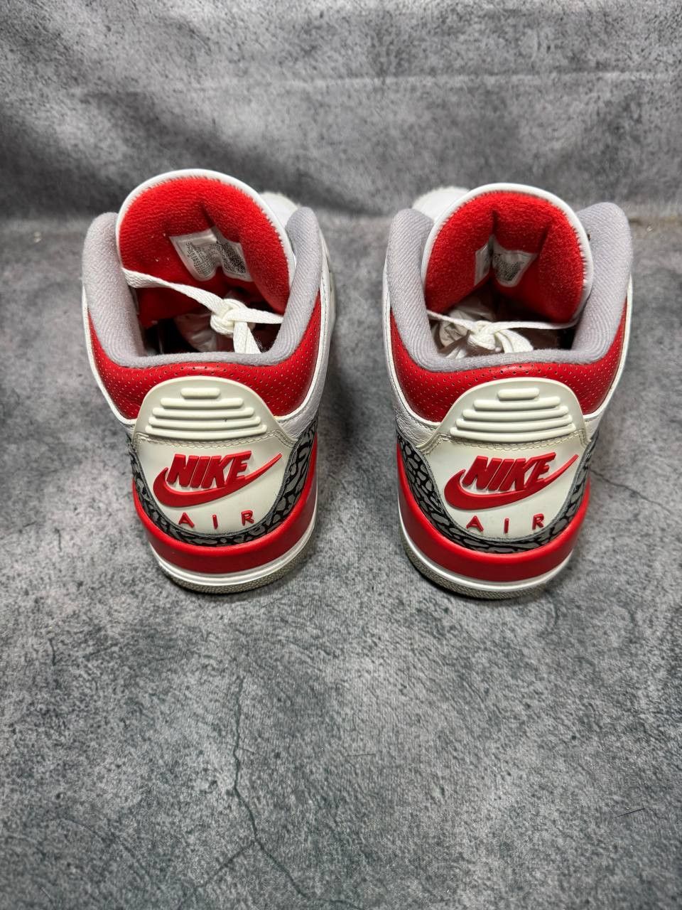Jordan Brand Size 7.5 | Jordan 3 Fire Red No Box | Pre-Owned Size US 7.5 / EU 40-41 - 4 Thumbnail