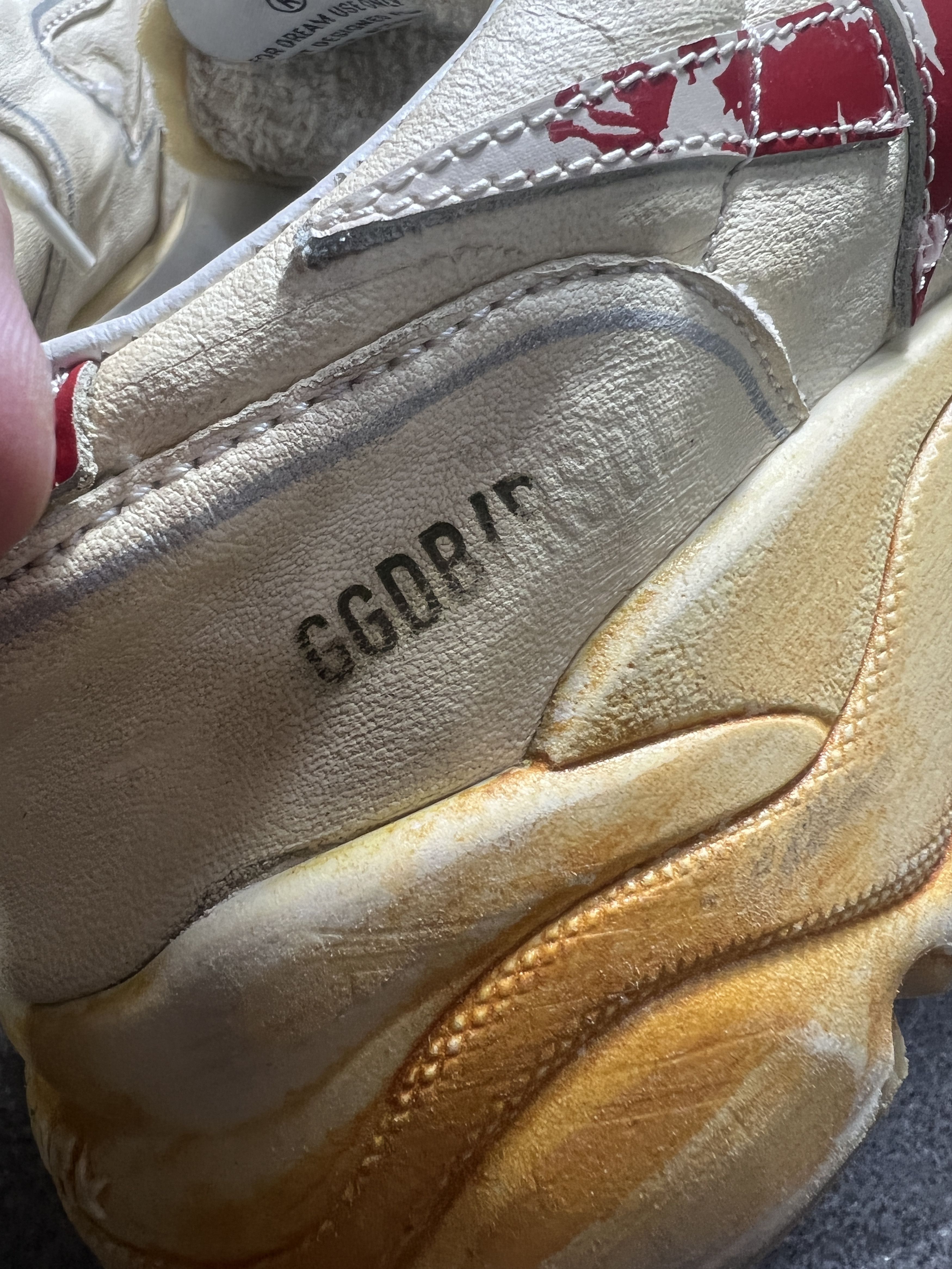 Golden Goose Golden Goose Running Sole Cream Red Star Size 36 Size US 7 / EU 40 - 7 Thumbnail