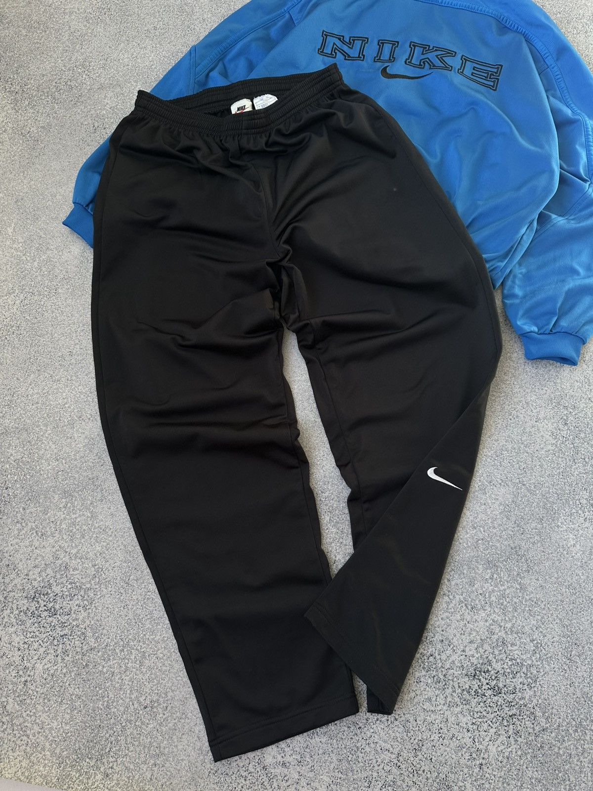 Nike Vintage Nike Blue&Black Tracksuit XS size Youth L (12-14) Size US XS / EU 42 / 0 - 3 Thumbnail