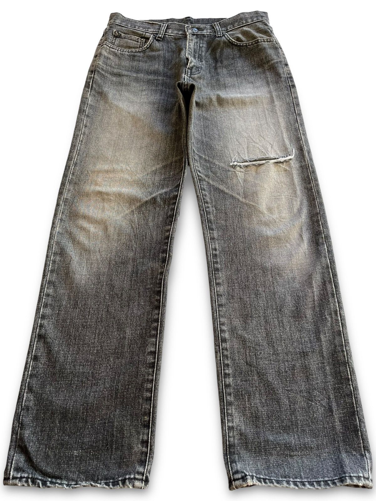 Japanese Brand × Uniqlo Vintage Uniqlo Faded Black Distressed Loose Jeans 31x30 Size US 31 - 1 Thumbnail