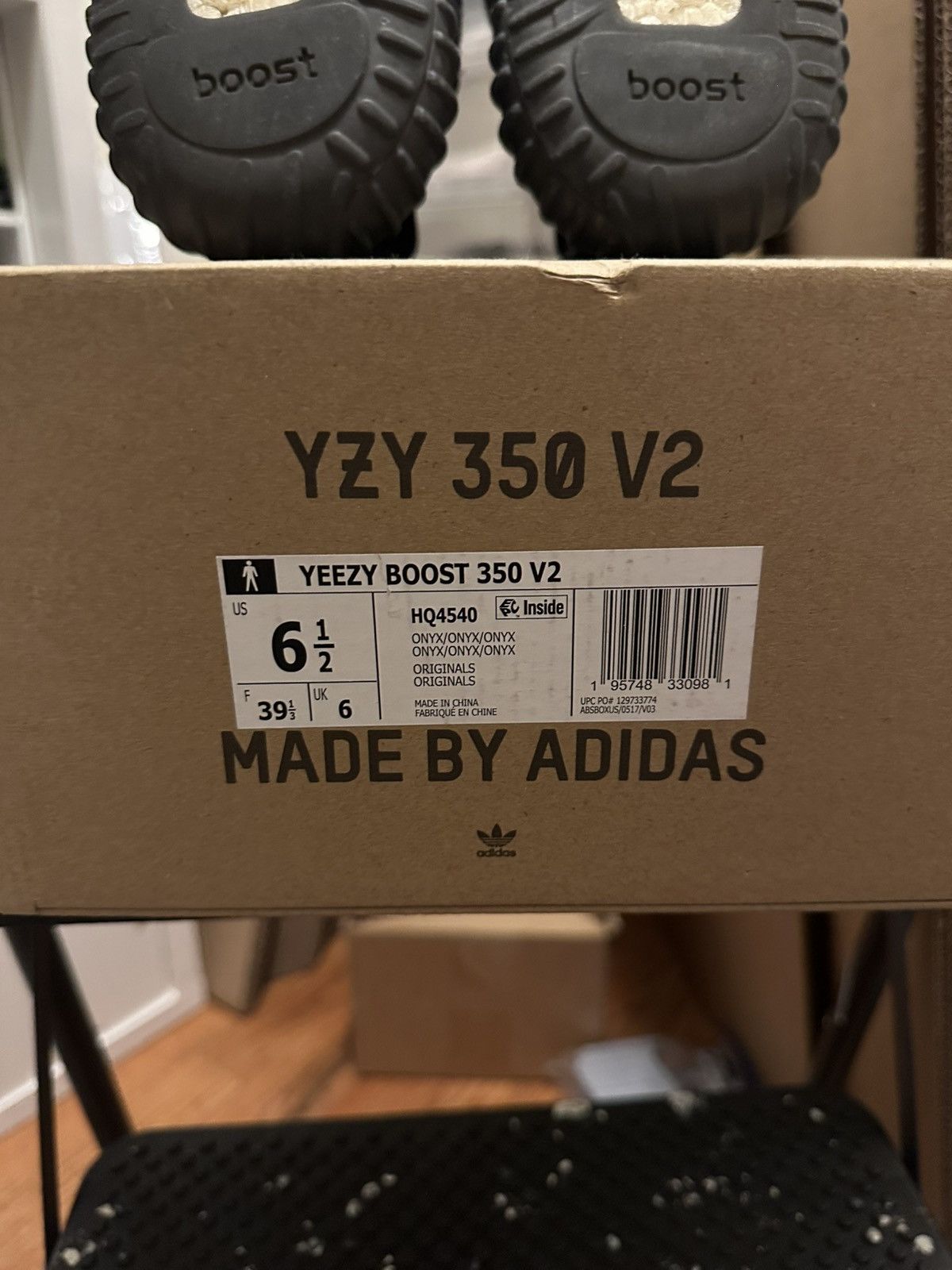 Adidas Onyx Adidas Yeezy Boost 350 v2 Size US 6.5 / EU 39-40 - 8 Thumbnail
