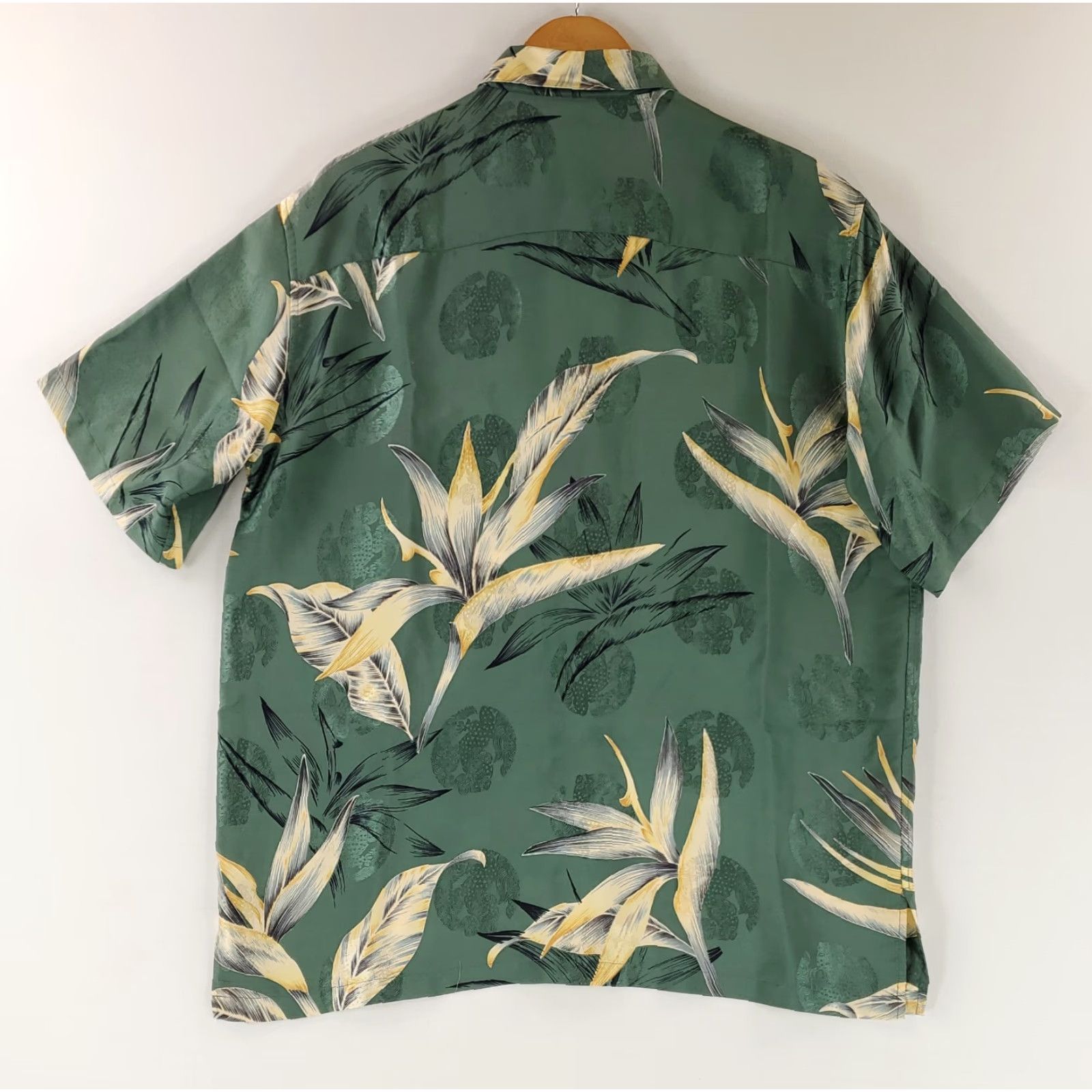 Tori Richard Tori Richard Shirt Hawaiian 100% Silk Palm Fronds Green Mens Medium Green Mens Short Sleeve Size US M / EU 48-50 / 2 - 4 Thumbnail