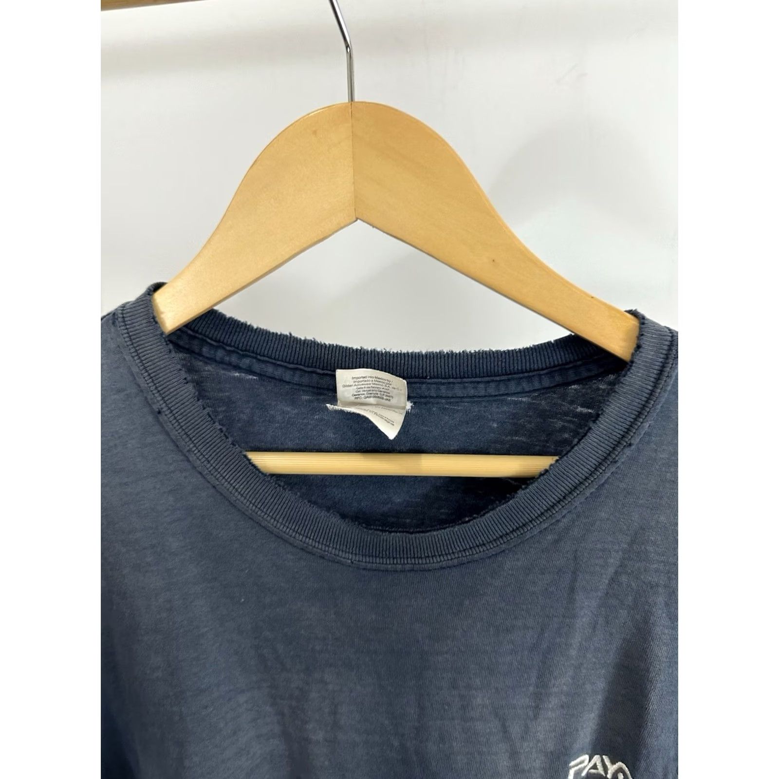Gildan VTG Sun Gradient Thrashed Distressed Worn Work T-Shirt XL Gildan Blue Men Short Sleeve Shirt Size US XL / EU 56 / 4 - 6 Thumbnail