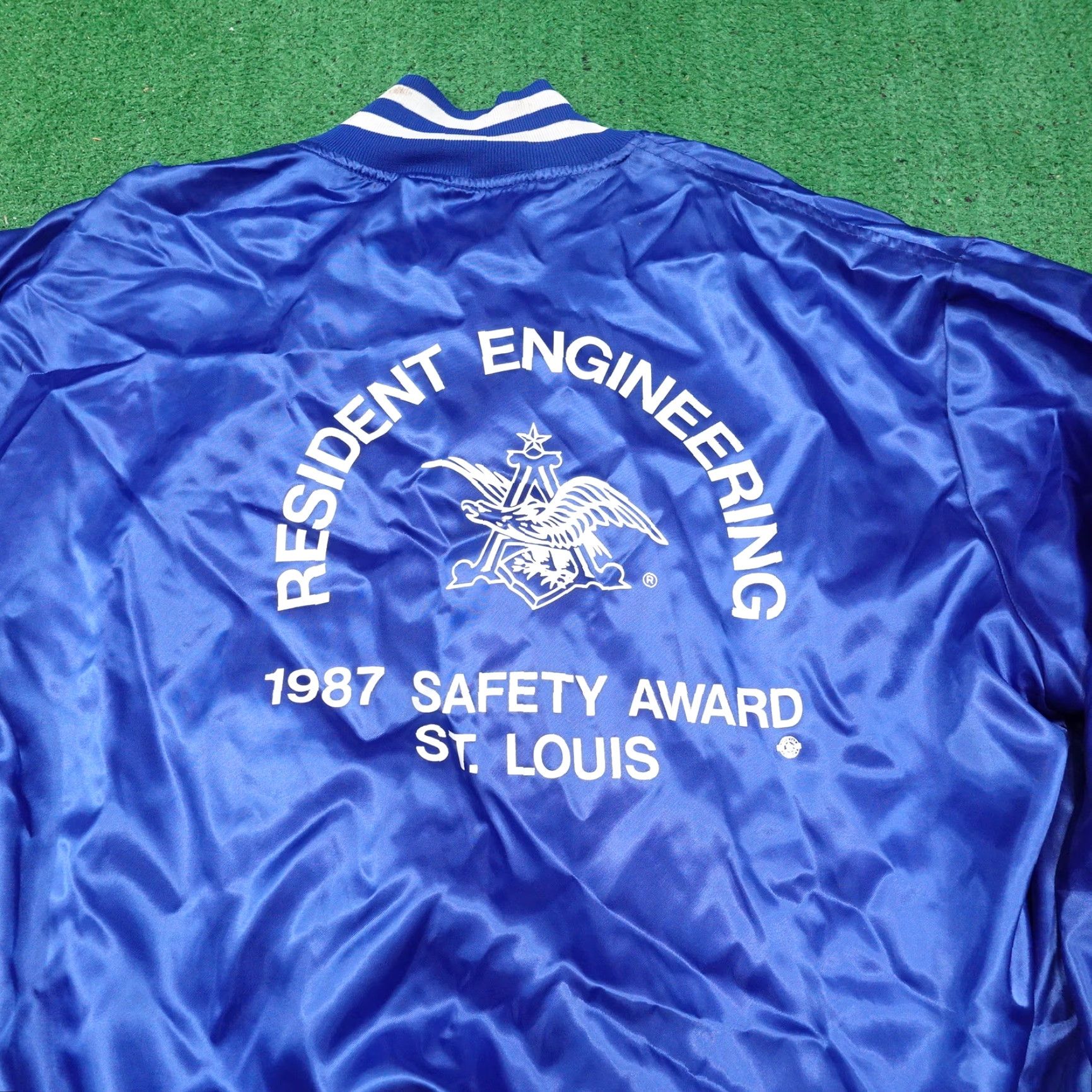 Vintage Vintage 1987 Anheuser Busch Beer Engineer Satin Bomber Jacket Men 3XL Blue Casual Collectible Size US XXL / EU 58 / 5 - 2 Thumbnail