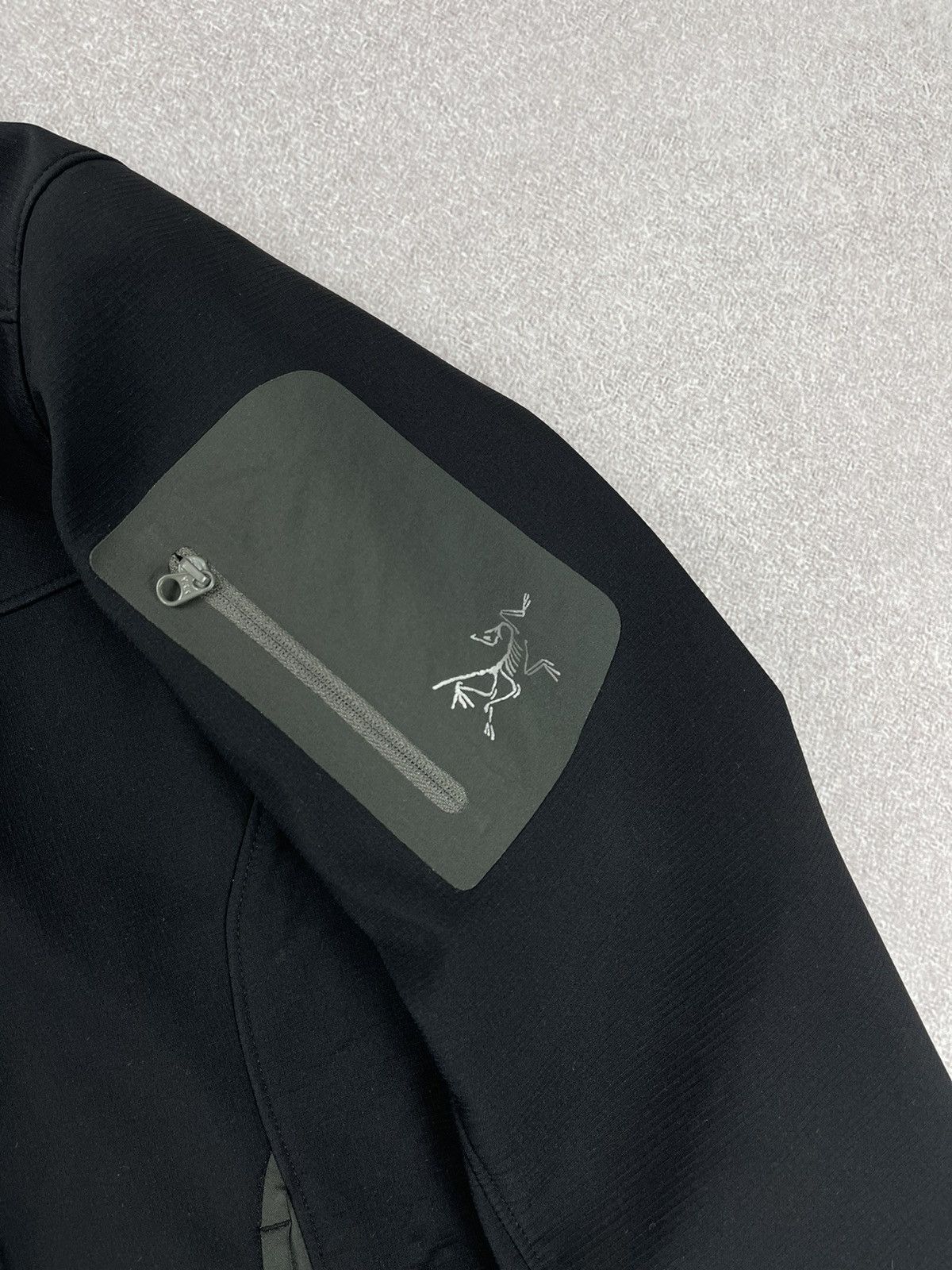 Arc'teryx Vintage Arcteryx Softshell Jacket Women’s Size S / US 4 / IT 40 - 3 Thumbnail