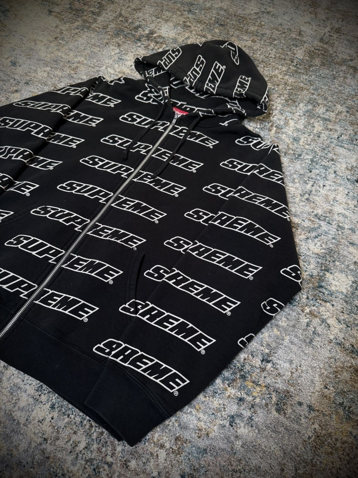 Supreme Supreme SS18 Repeat All Over Logo Print Full Zip Up Hoodie Size US M / EU 48-50 / 2 - 2 Thumbnail