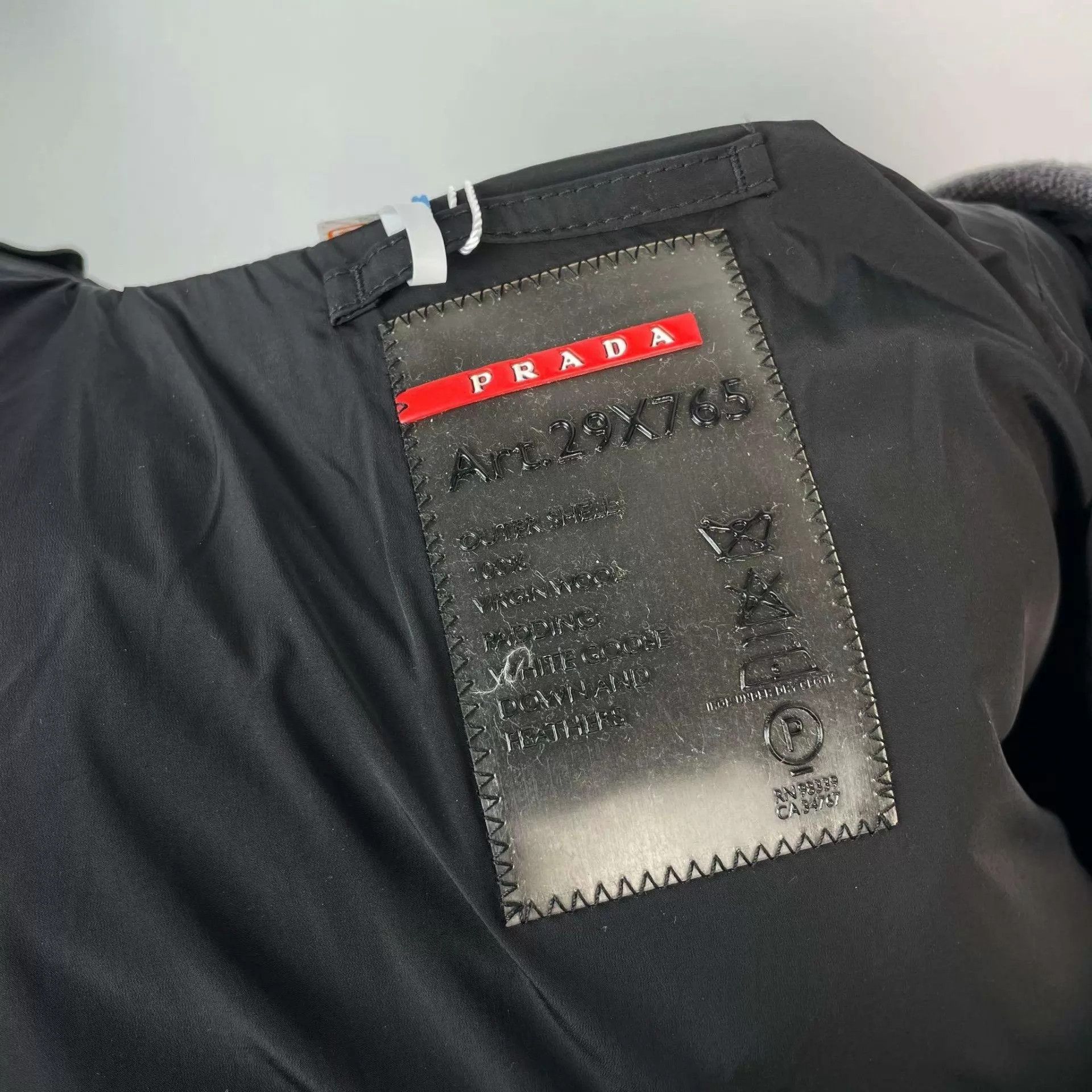 Prada Prada 95 New Color Blocked Black & Gray Down Jacket 170 Size S / US 4 / IT 40 - 4 Thumbnail