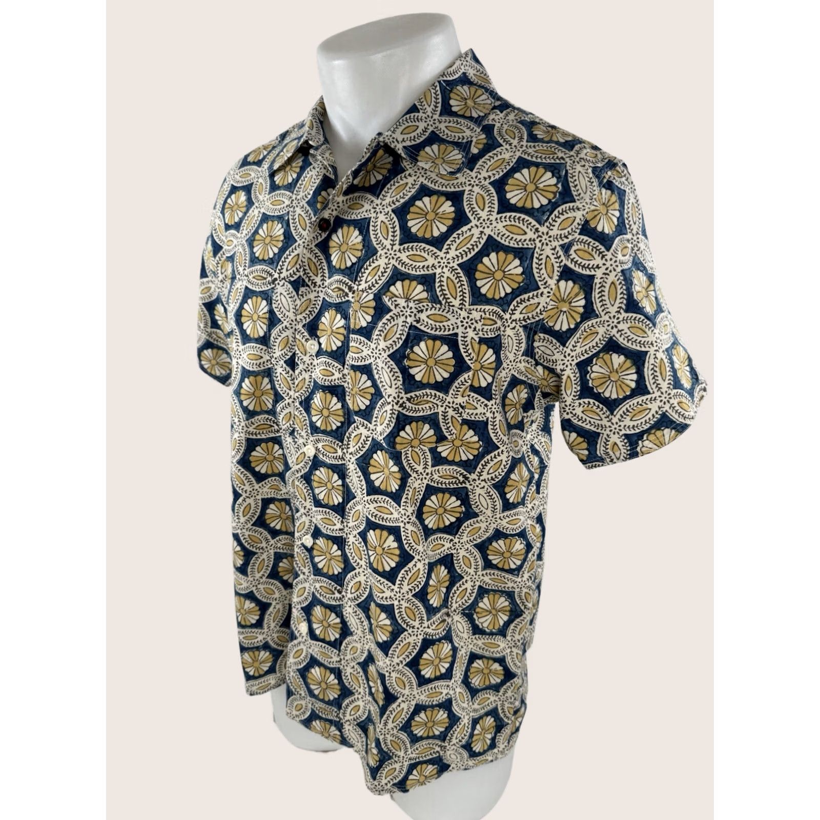 Kardo KARDO - Floral Hand Crafted Mens M Loop Collar Shirt - EXCELLENT Shirt Mens M Blue Floral 90s Theme Flower Button-Up Short Sleeve Collared Size US M / EU 48-50 / 2 - 1 Thumbnail