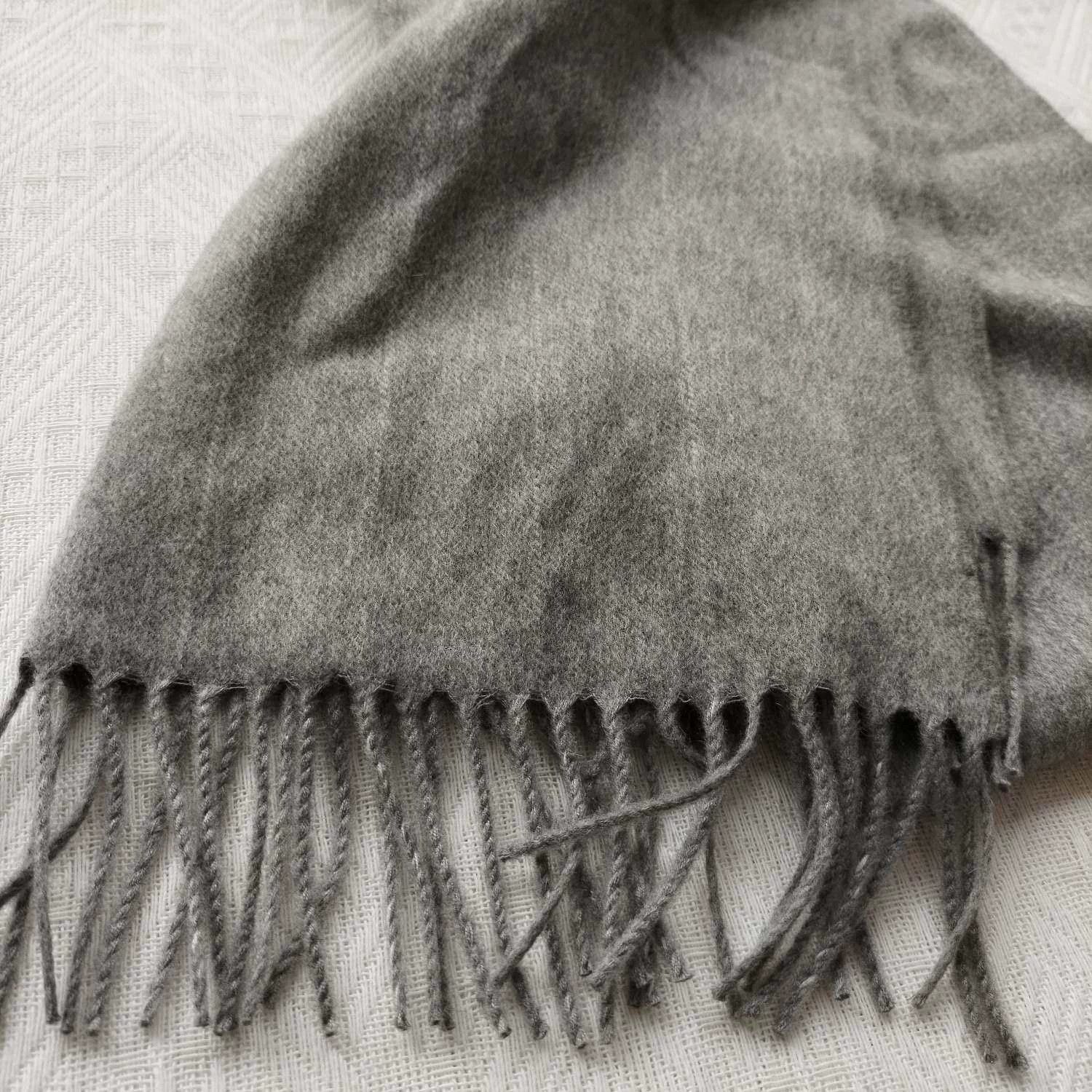 Loro Piana Loro Piana unused solid cashmere gray scarf 190x45 Size ONE SIZE - 3 Thumbnail