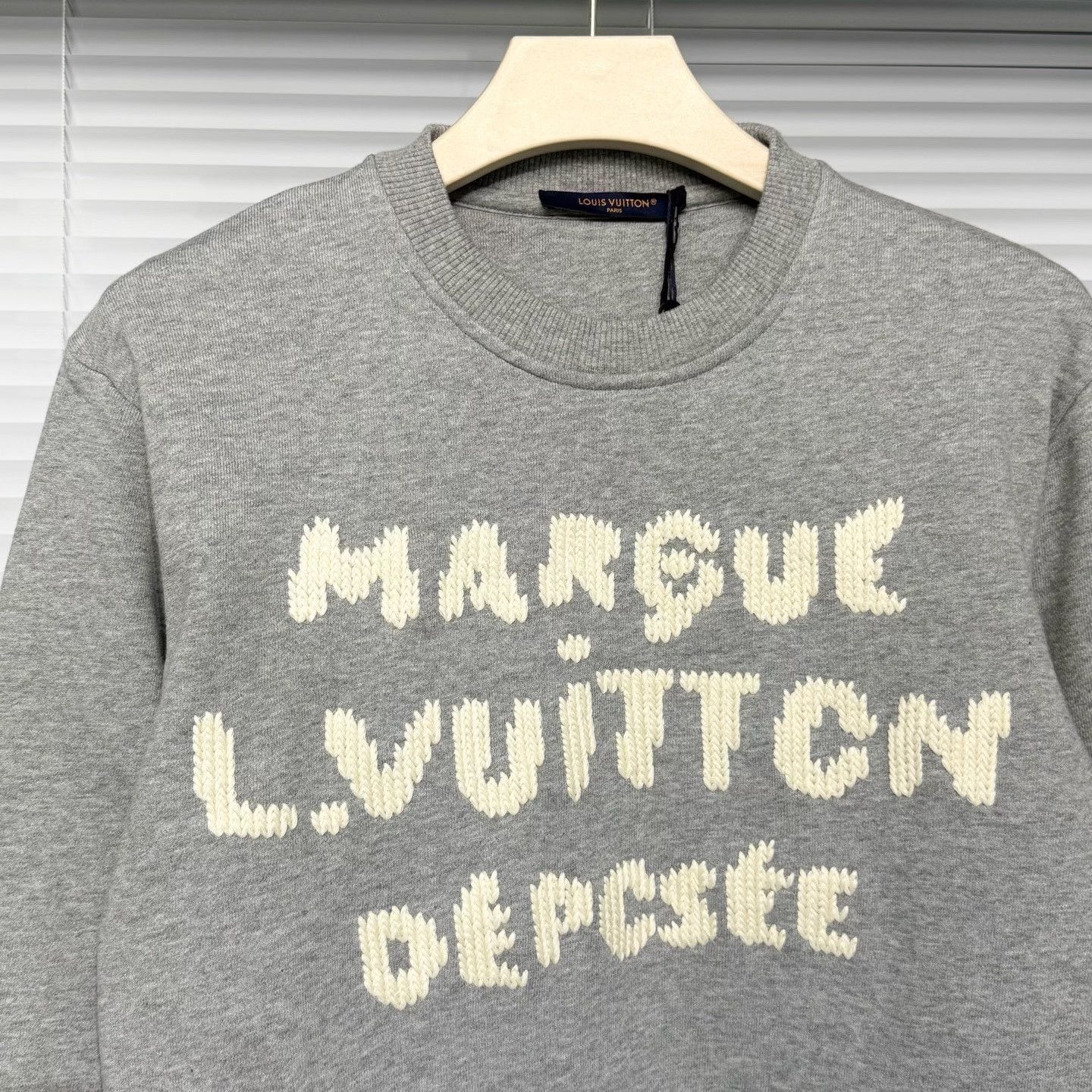 Louis Vuitton Louis Vuitton XS Gray Sweatshirt Size US XS / EU 42 / 0 - 3 Thumbnail