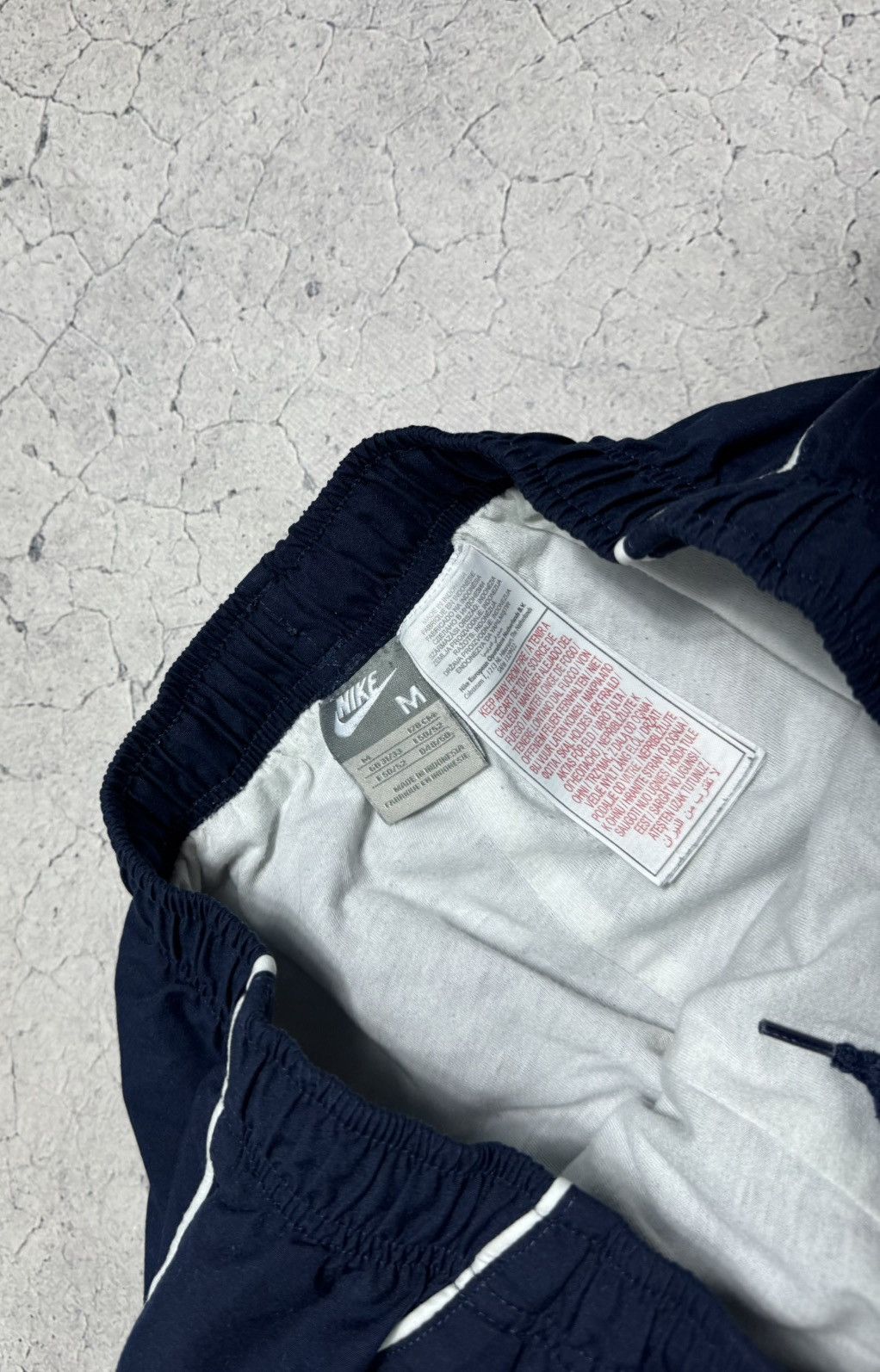 Nike Nike Vintage Nylon Track Pants Big Logo Swoosh Y2K Baggy Size US 32 / EU 48 - 4 Thumbnail