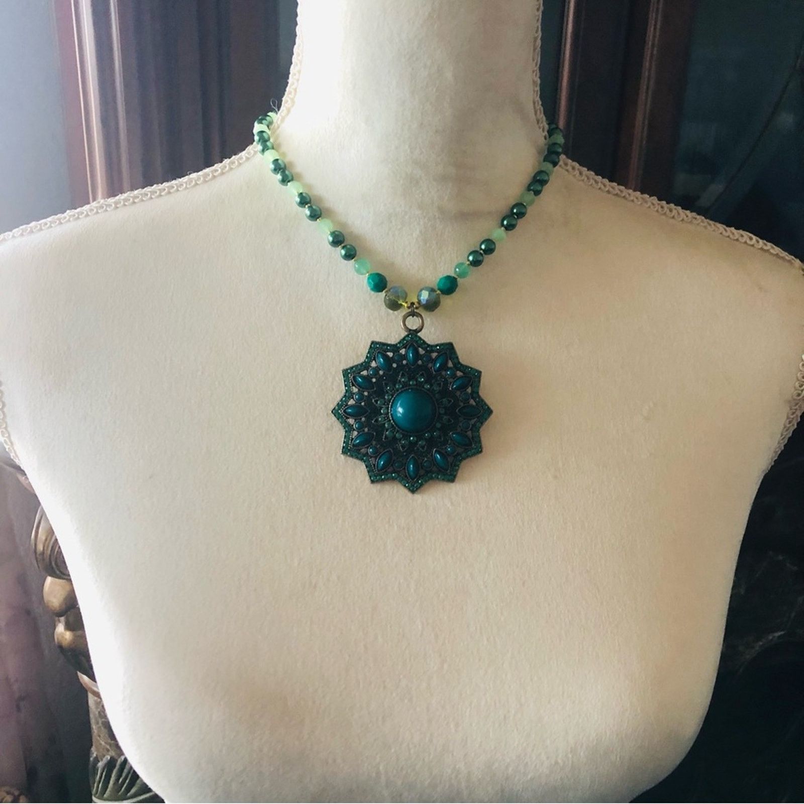 Handmade Handcrafted repurpose green stone cluster Pearl necklace Size ONE SIZE - 5 Thumbnail