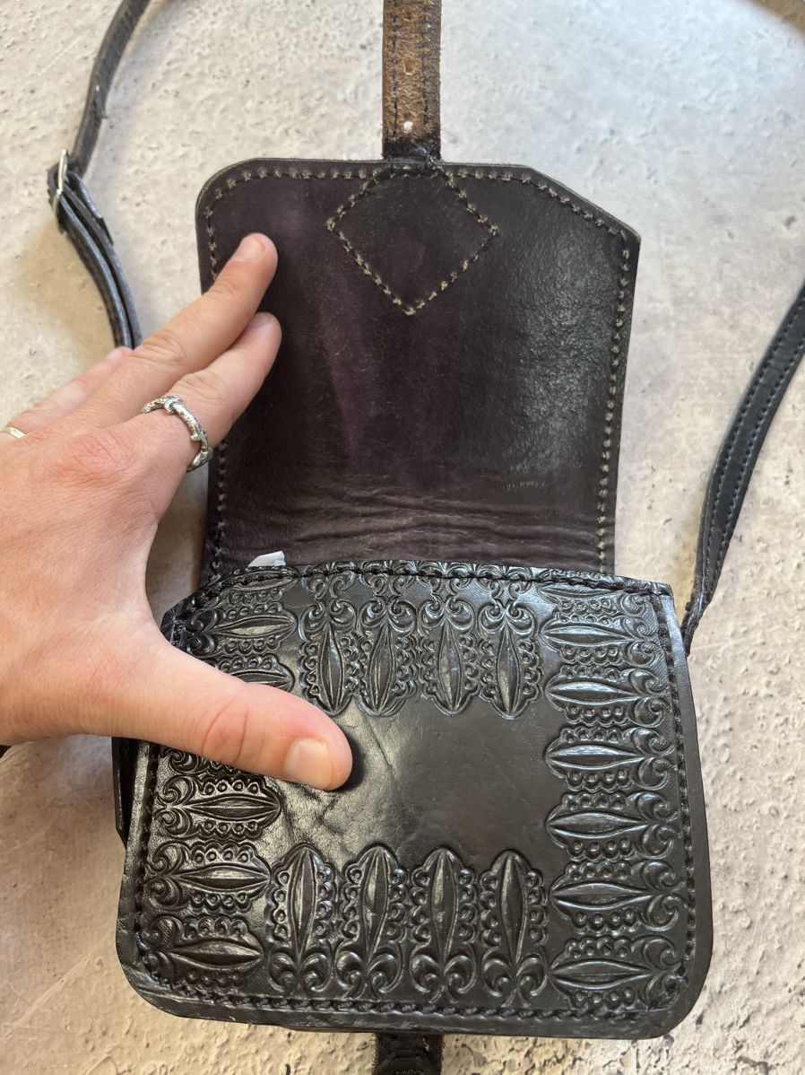 Japanese Brand VINTAGE Y2K LEATHER LGB STYLE KMRII LEATHER BAG Size ONE SIZE - 10 Thumbnail