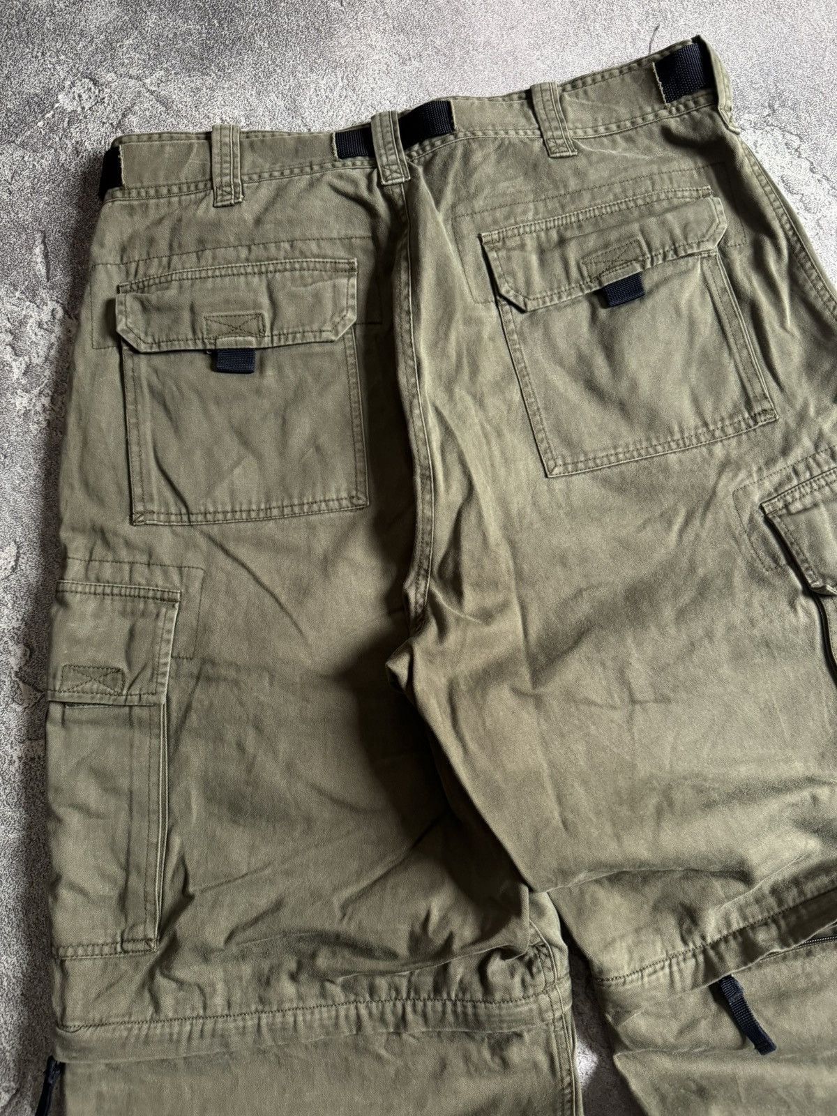 Abercrombie & Fitch Abercrombie & Fitch L transformer baggy cargo pants joggers Size US 34 / EU 50 - 4 Thumbnail