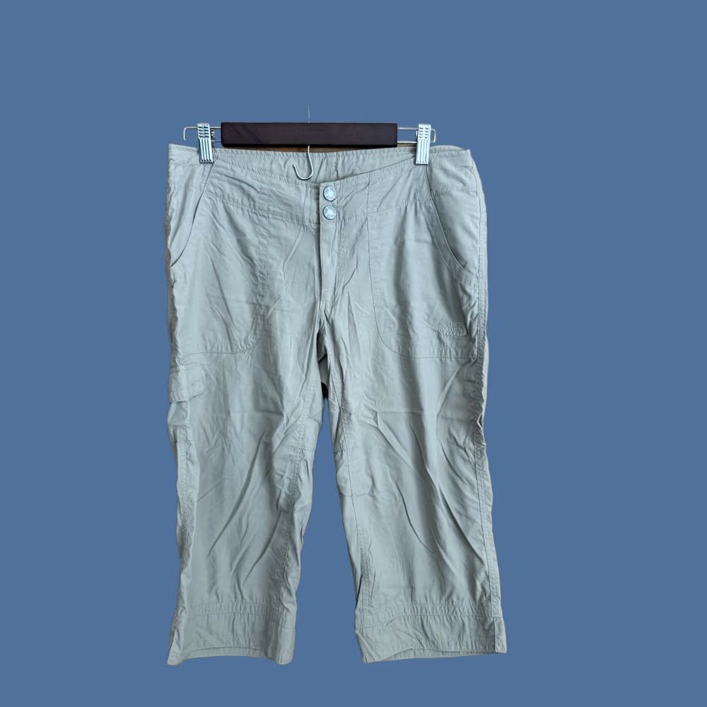 The North Face The North Face Women's Khaki Capri Pants Size 8 Nylon Outdoor Camp Walk Size 30" / US 8 / IT 44 - 1 Thumbnail