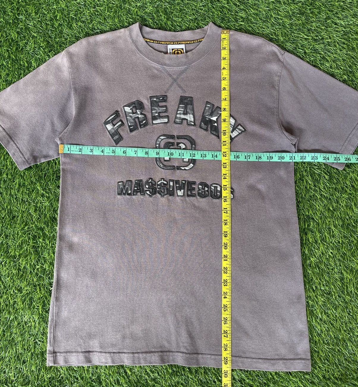 Massive Vintage 90s🔥FREAKY MASSIVE808🔥Big Logo Embroidery Tee Size US L / EU 52-54 / 3 - 11 Thumbnail