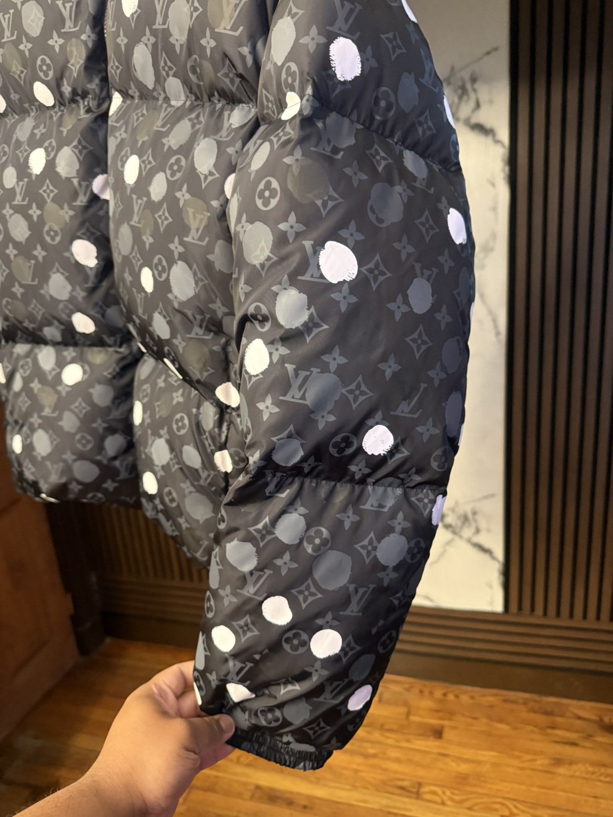 Louis Vuitton × Yayoi Kusama Louis Vuitton X Yayoi Kusama Puffer Jacket Size 52 / Large Size US L / EU 52-54 / 3 - 15 Thumbnail