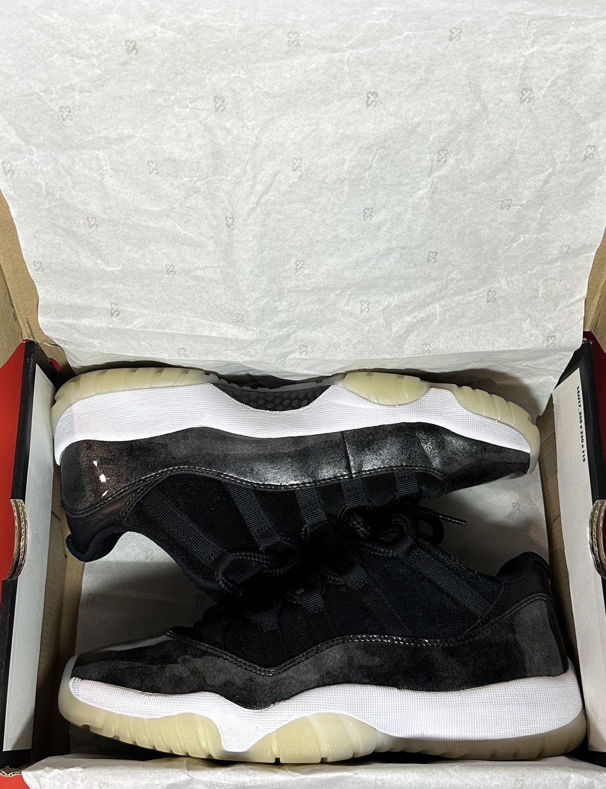 Jordan Brand Size 8.5 - Air Jordan 11 Retro Low Barons Size US 8.5 / EU 41-42 - 9 Thumbnail