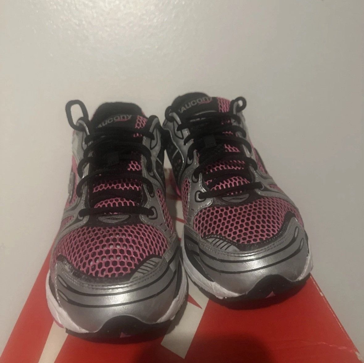Saucony Saucony ProGrid Triumph 4 Pink Silver Running Shoes Size 10 Size US 10 / EU 43 - 2 Thumbnail