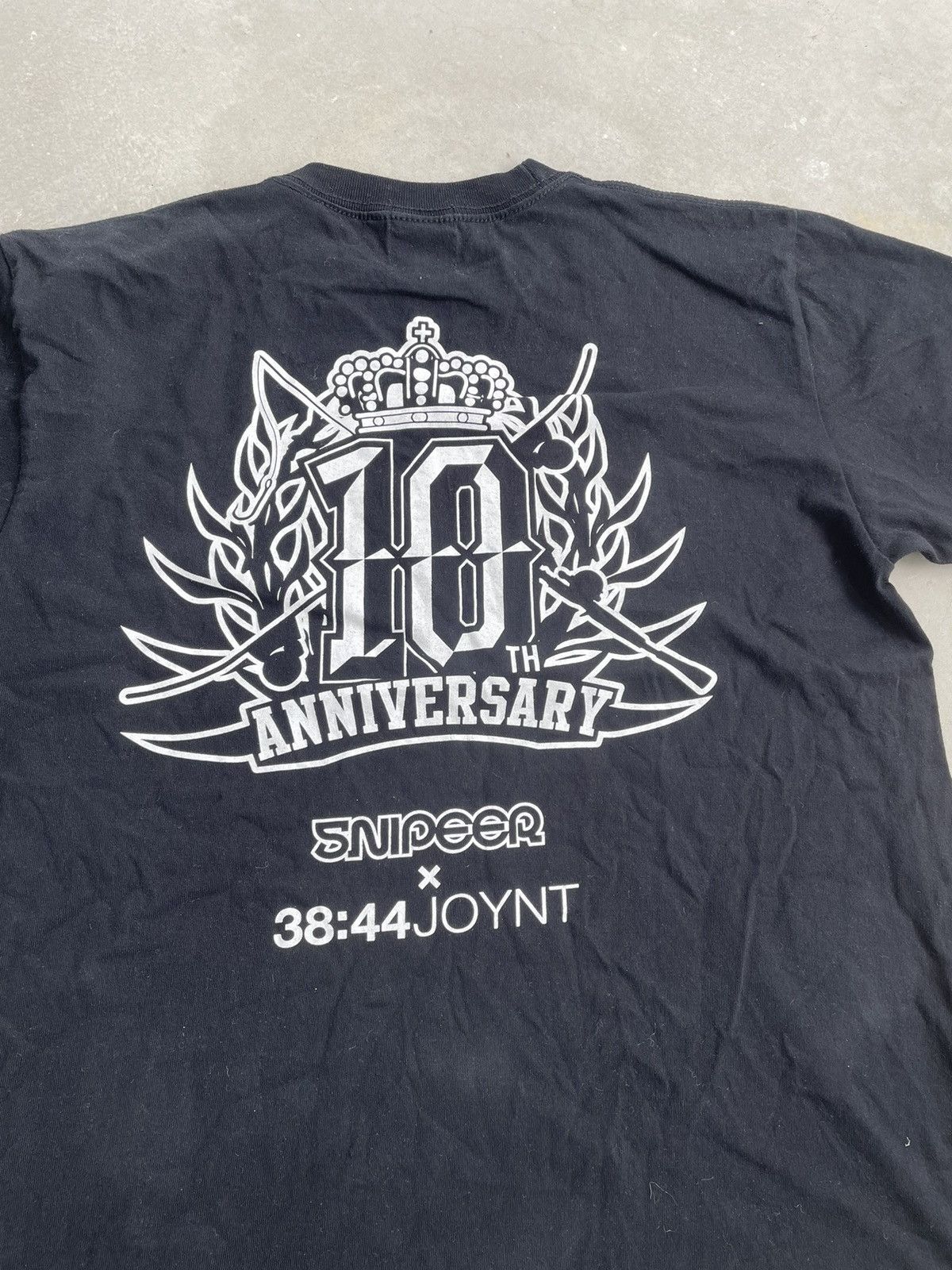 Japanese Brand 38:44 JOYNT X SNIPEER 10th ANNIVERSARY TEE Size US M / EU 48-50 / 2 - 5 Thumbnail