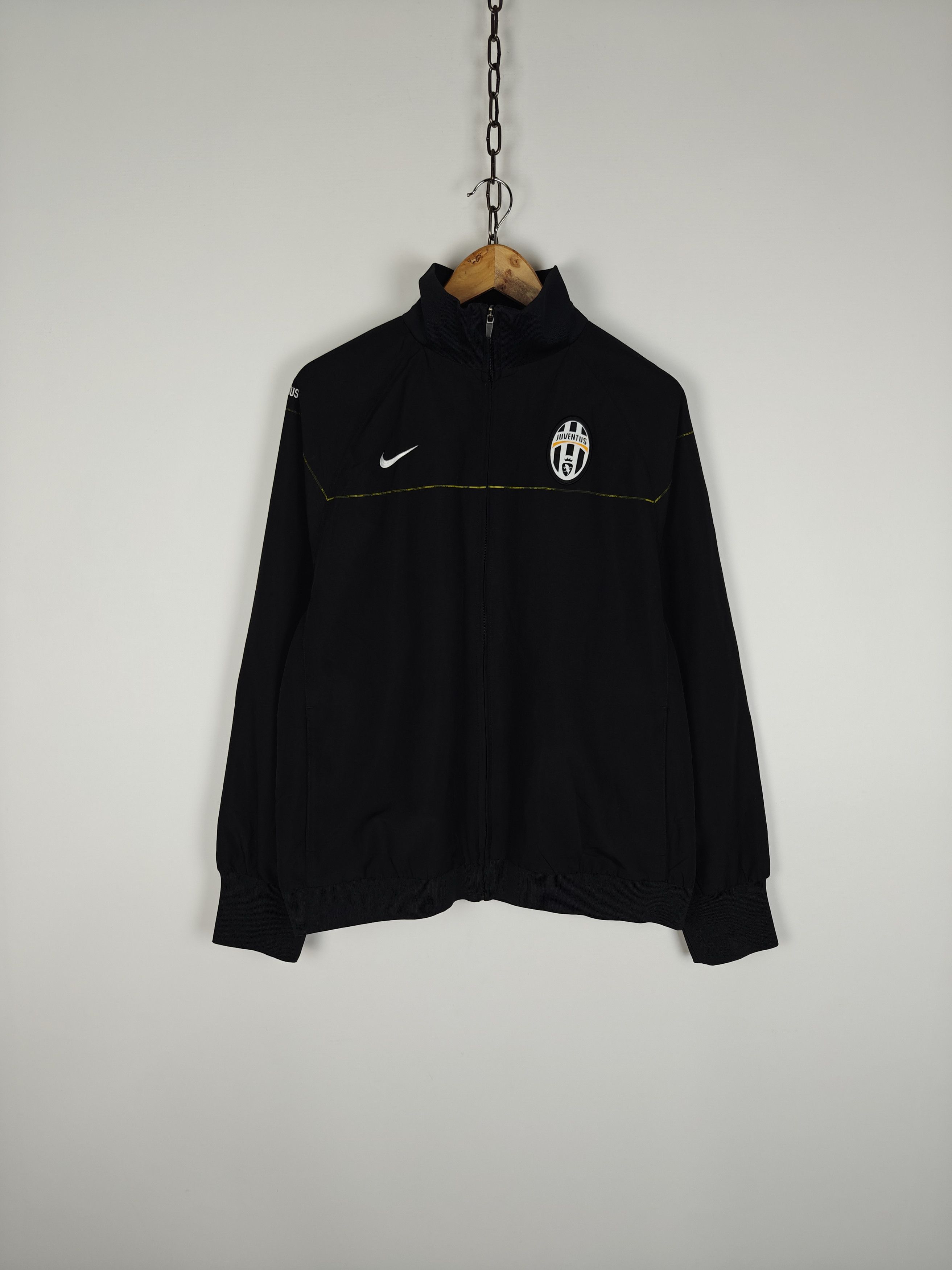 Nike Nike x Juventus Track Top Zip Jacket Black VTG size L Size US L / EU 52-54 / 3 - 1 Thumbnail