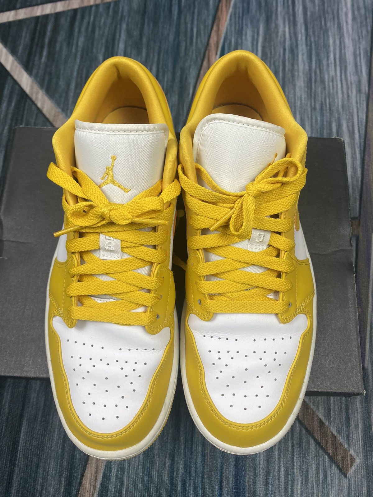 Nike AIR JORDAN 1 LOW POLLEN MAN Size US 8.5 / EU 41-42 - 2 Thumbnail