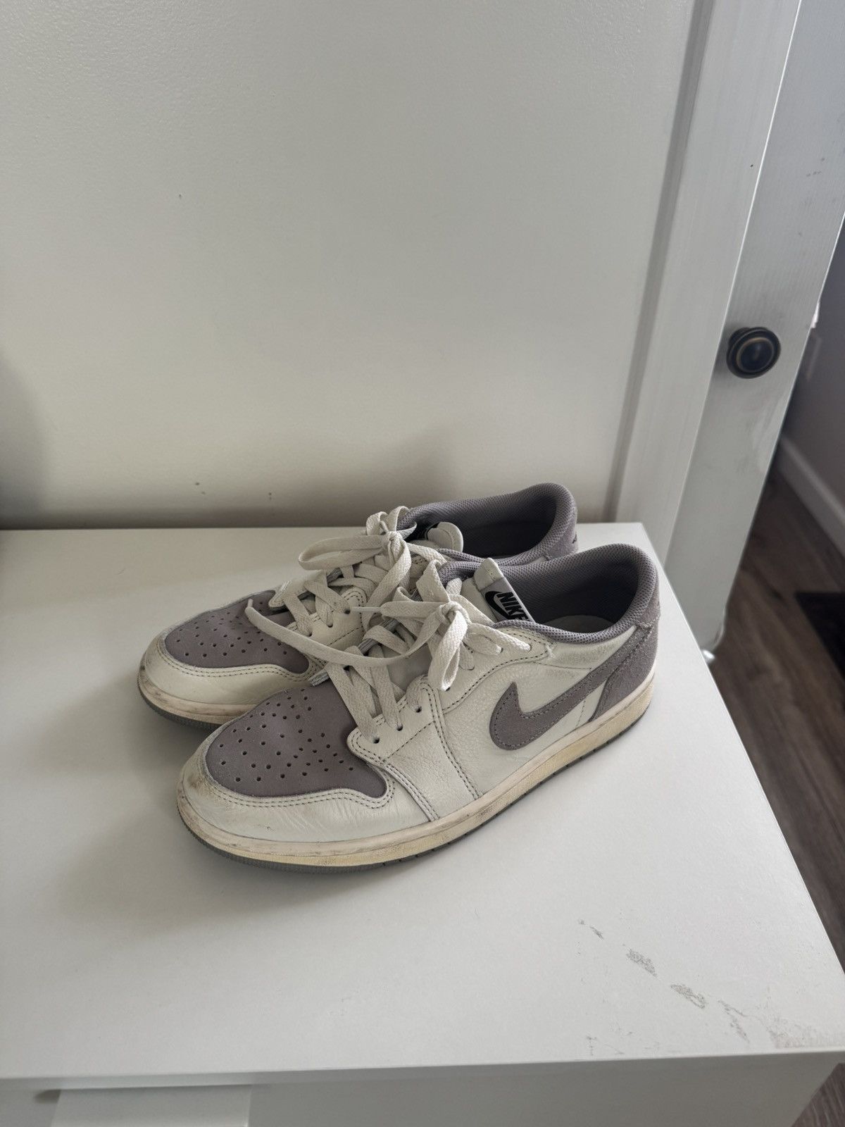 Nike Jordan 1 Lo Atmosphere Grey Size US 9 / EU 42 - 4 Thumbnail