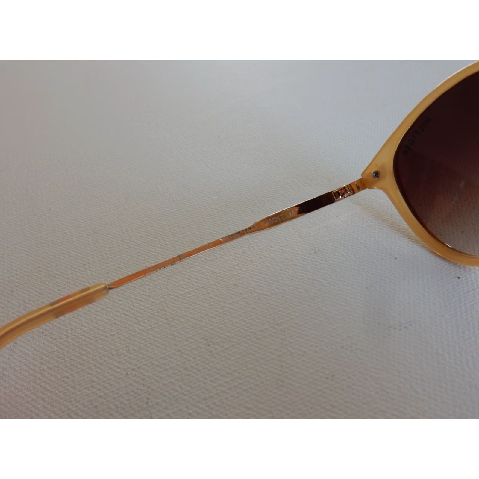 Tommy Hilfiger VINTAGE Tommy Hilfiger Sunglasses Women Keyhole Frame Gold 45x17mm Size ONE SIZE - 5 Thumbnail